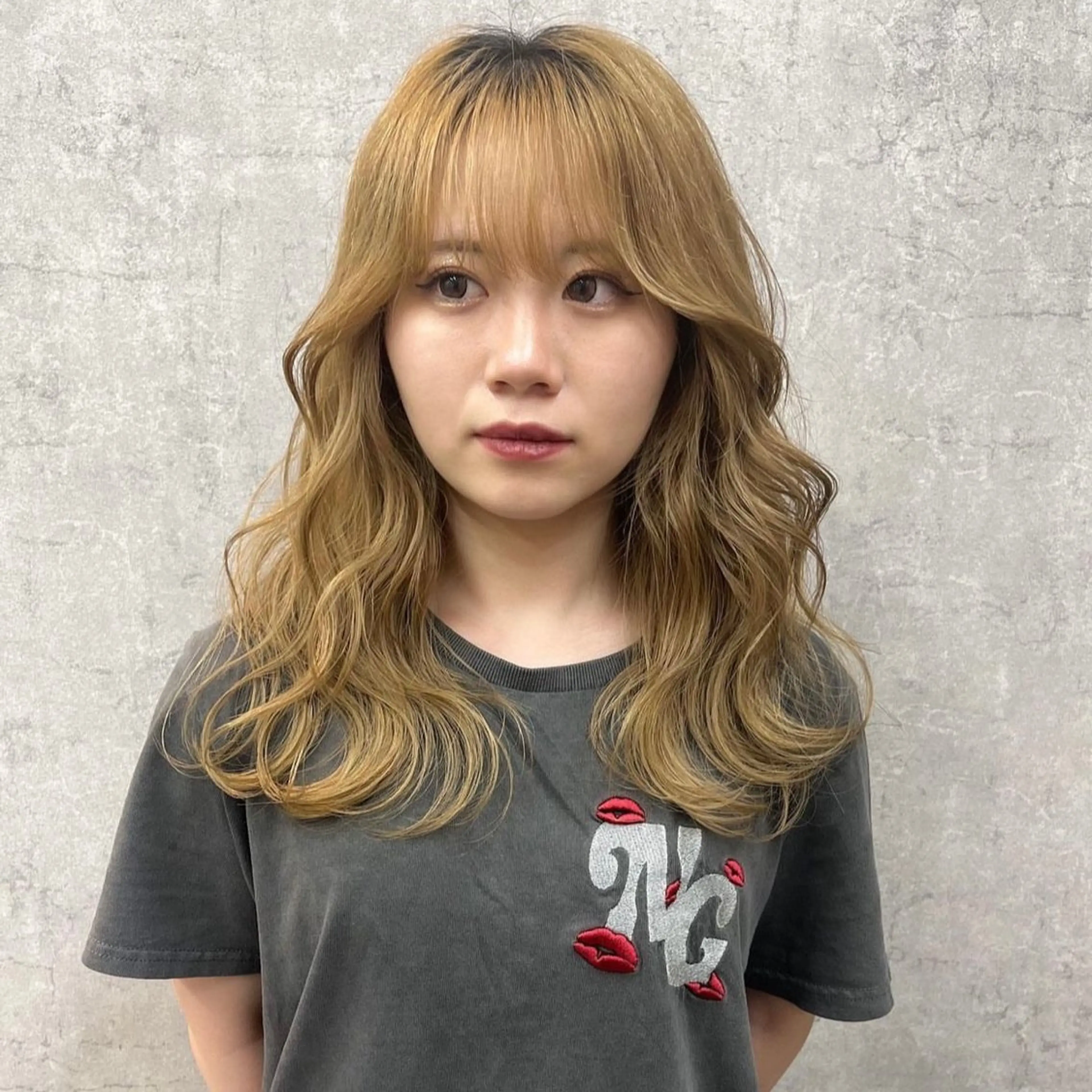 ロング カラー カット ヘアカラー ブロンド／ブリーチ 【SITY.】のヘアスタイル