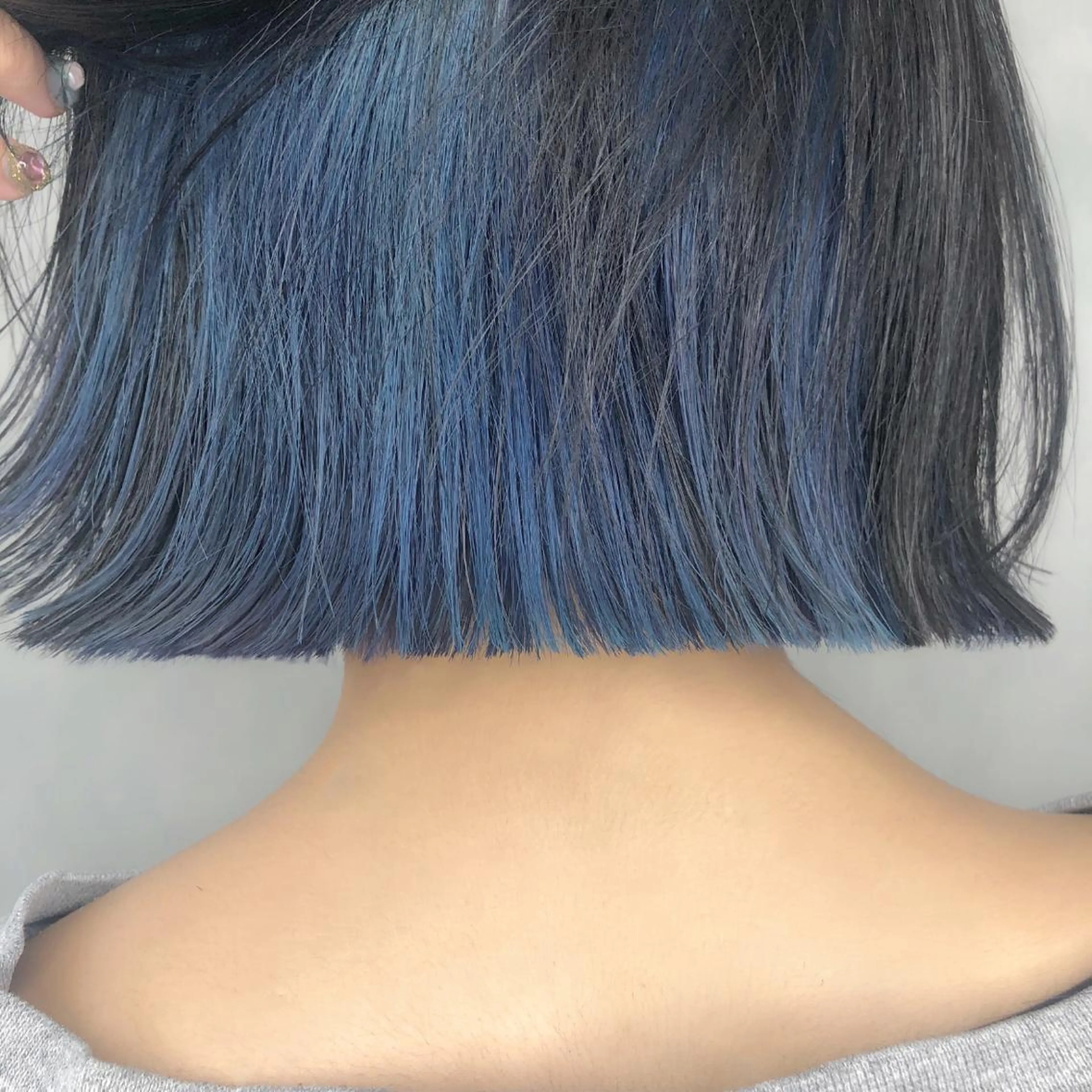 ミディアム カラー ブルーカラー ブルーパープル グレージュ インナーカラー パープルカラー ORIKA 美容室のヘアスタイル