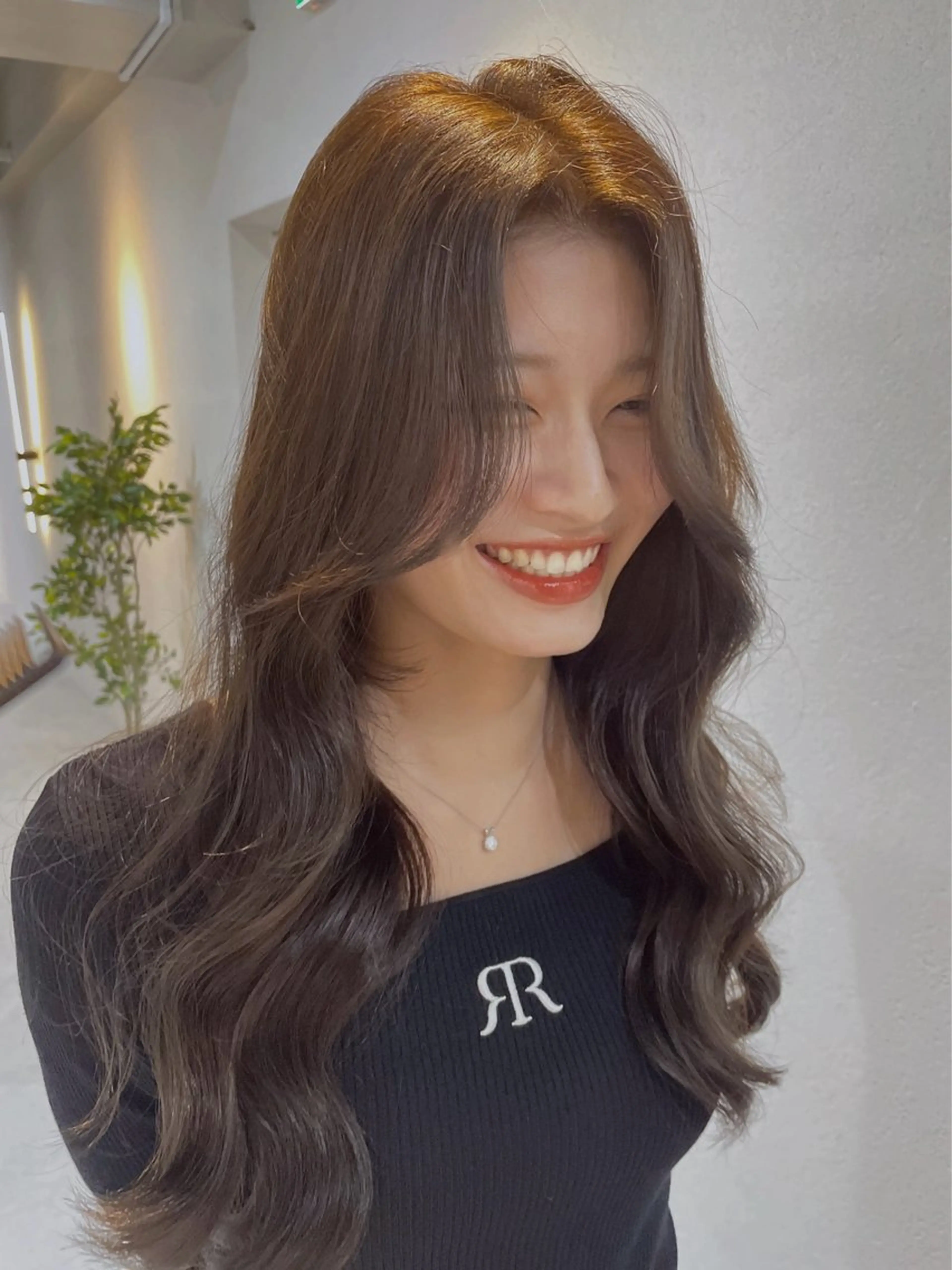 ロング ヘアカラー トリートメント レイヤーカット 新川栄一朗のヘアスタイル