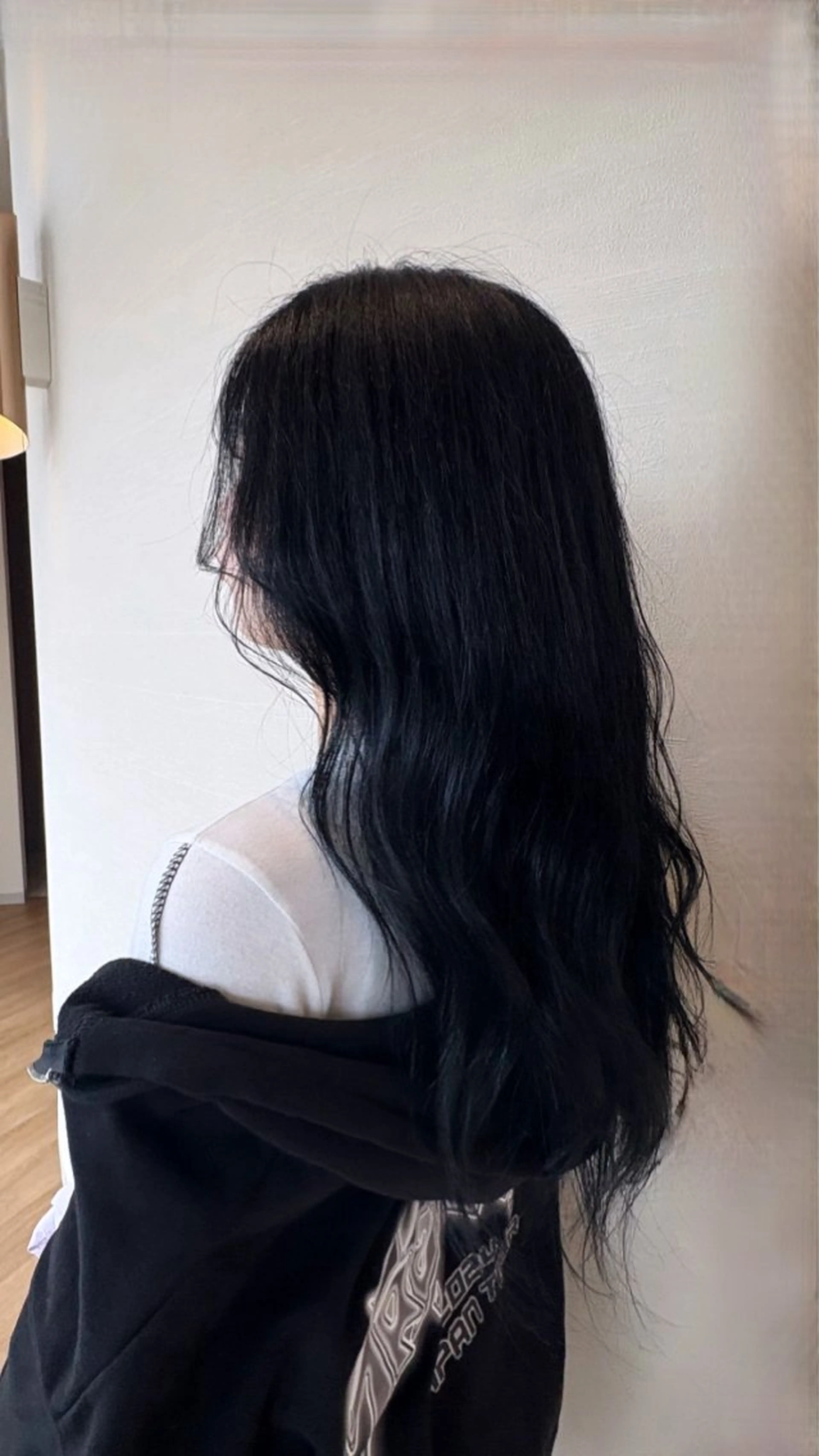 カラー アディクシーカラー 黒髪 ブルーカラー ブルーブラック 透明感カラー EIGHT HANDA所属・デザイン/ワンカラー 🌻古澤 雅のヘアスタイル