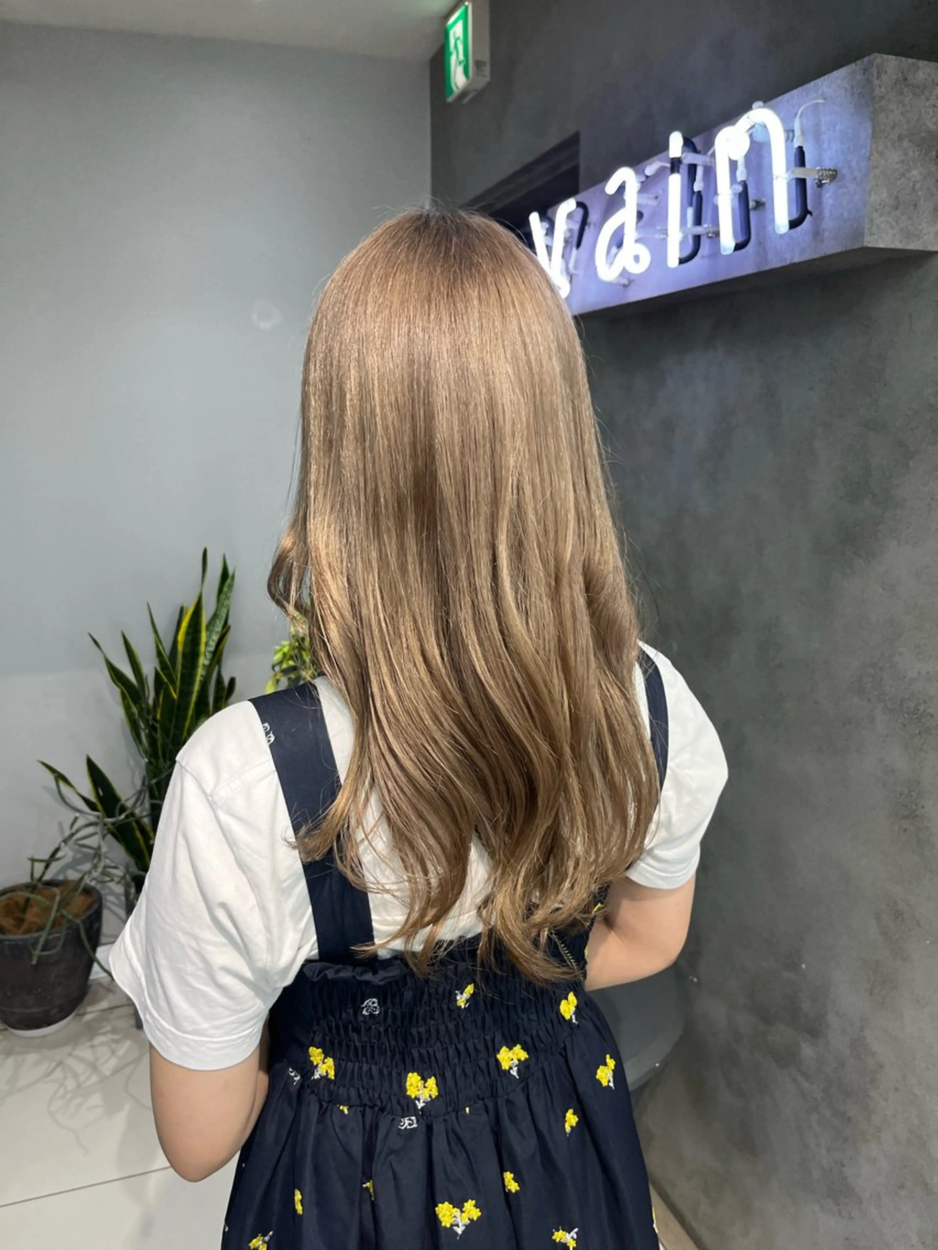 ロング カラー ボブ・顔まわり 💎愛唯(めい)のヘアスタイル