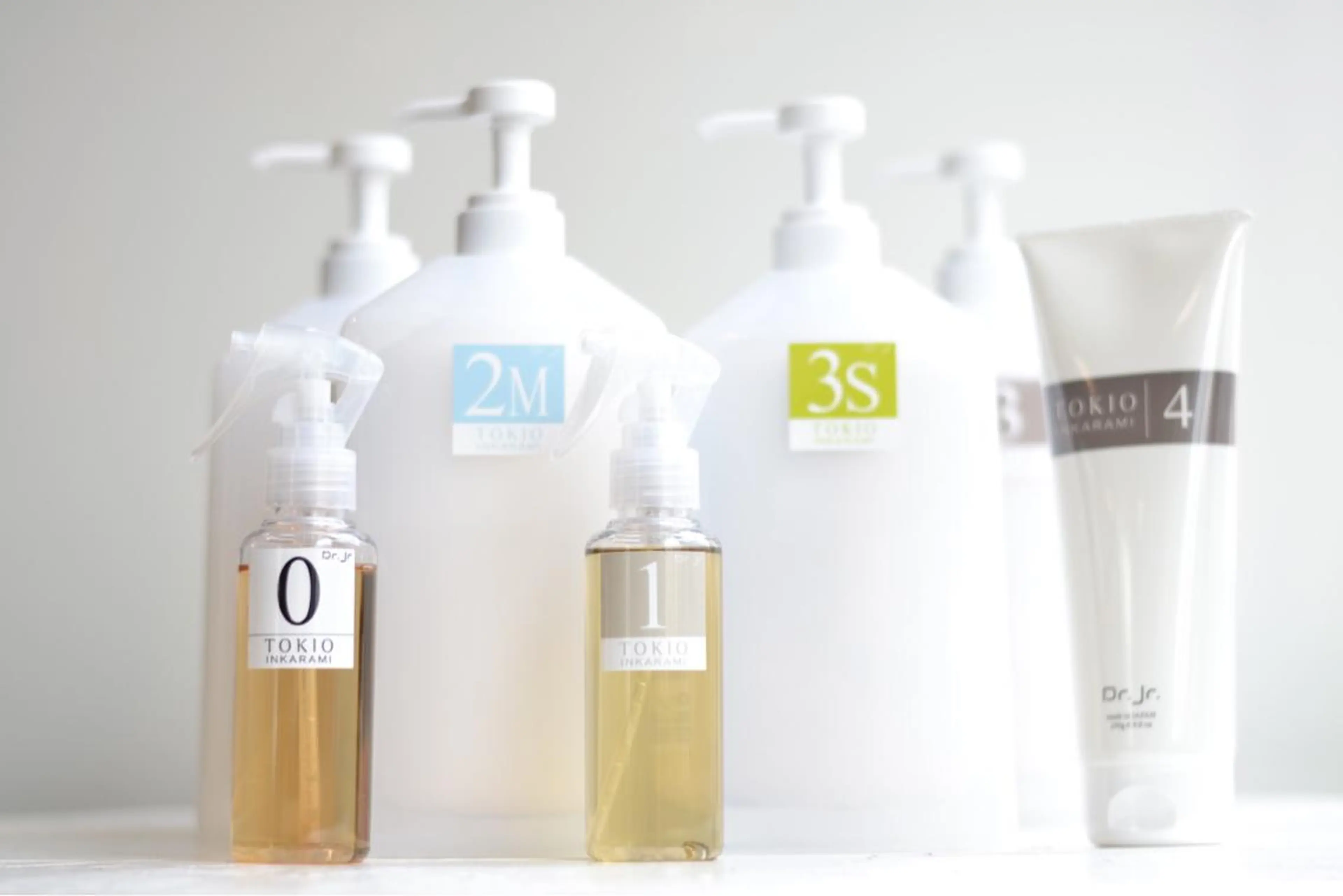 セミロング カラー セミロングパーマ アッシュ アッシュブラウン ベージュカラー 黒髪 カット ヘアカラー トリートメント N° jemica 札幌のヘアスタイル