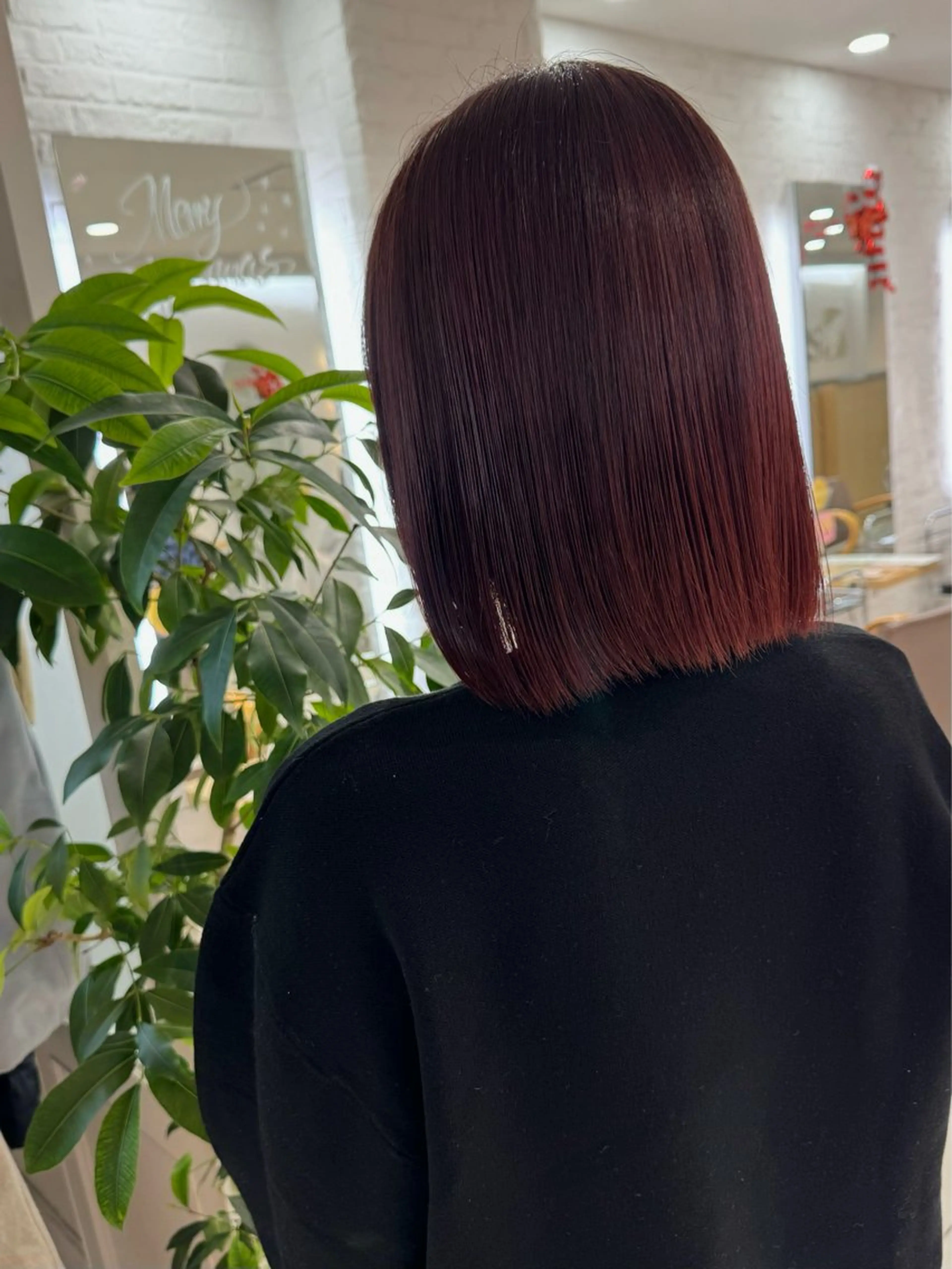 ミディアム ヘアカラー 米津 優花のヘアスタイル