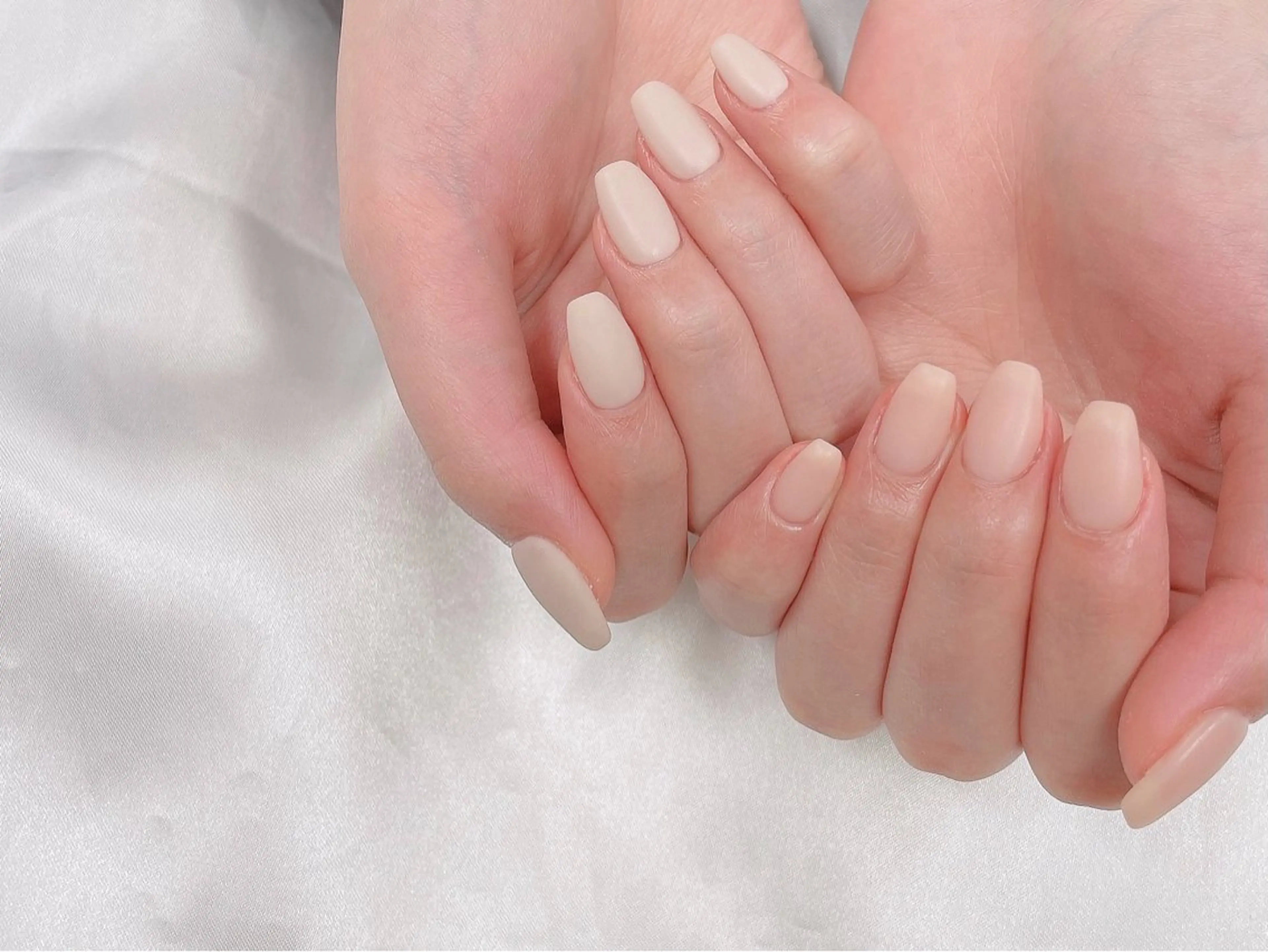 ワンカラーorラメグラ。仕上がりのお爪2ミリ以上❗️オフありオフなしリクエストの際に送ってください24.27.28日❌の写真