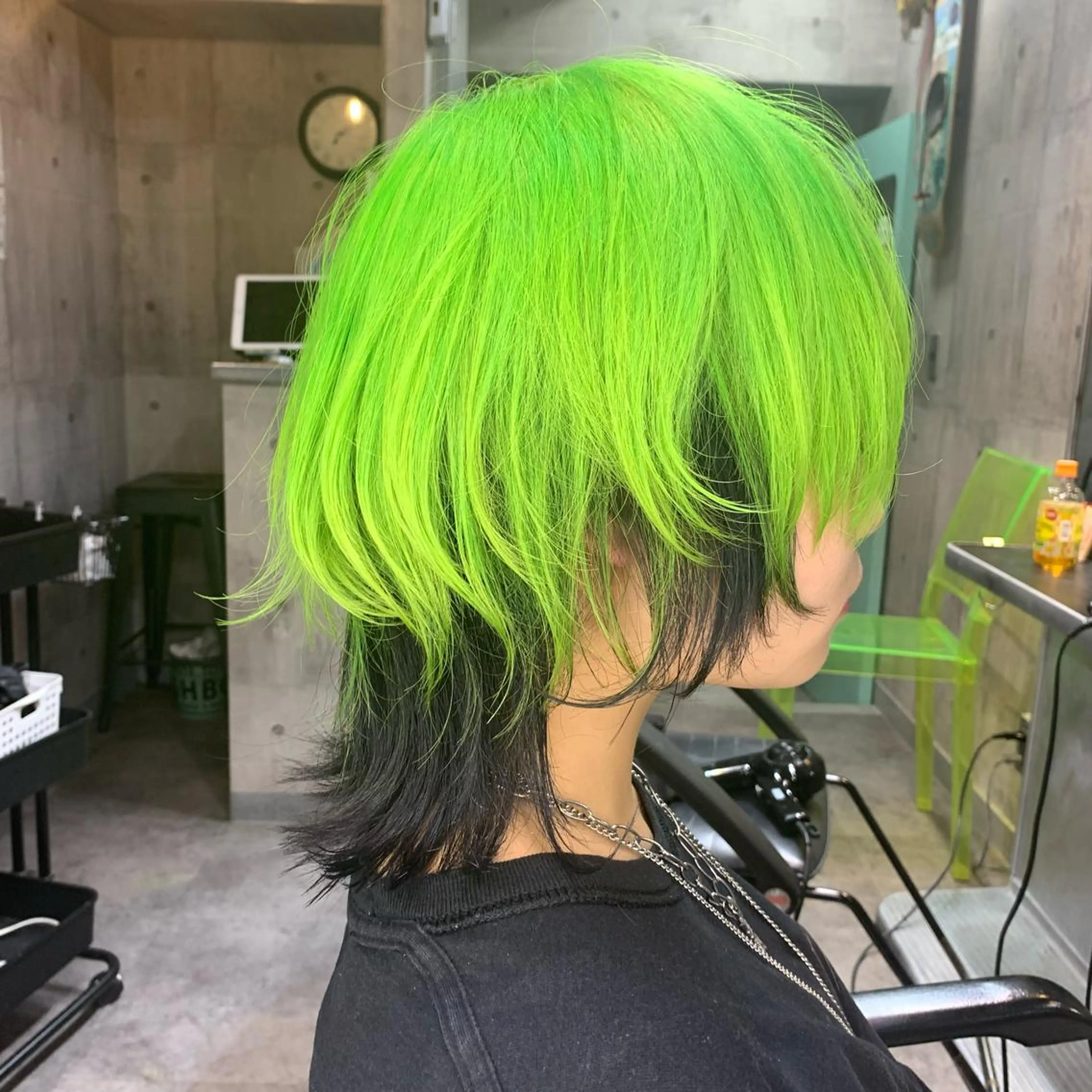 ミディアム カラー ウルフカット ホワイト&レイヤーカ ットエクステ長畠俊輔のヘアスタイル