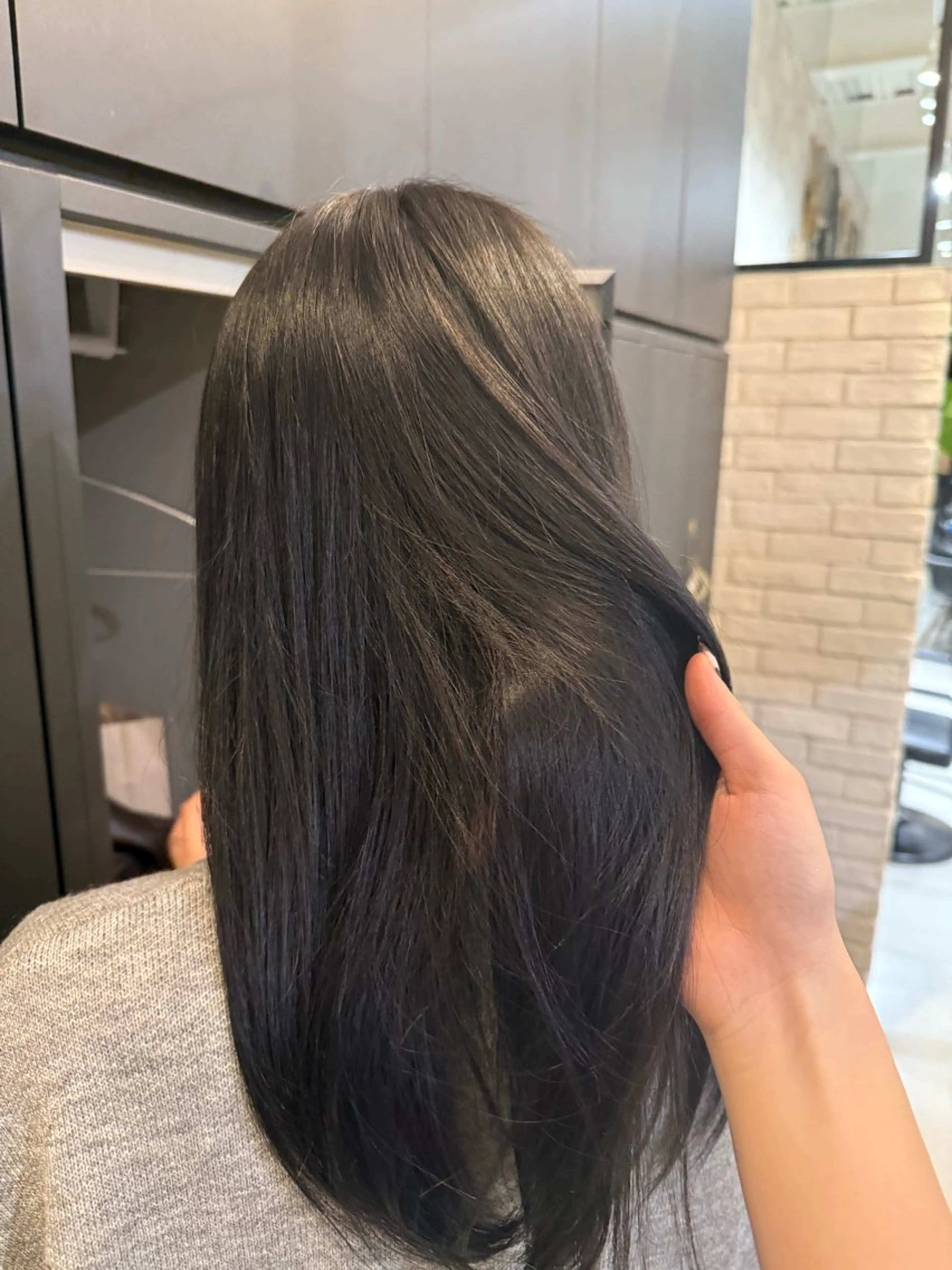 カラー アッシュ アッシュグレー アッシュグレージュ 透明感カラー グレージュ ヘアカラー thec rioのヘアスタイル