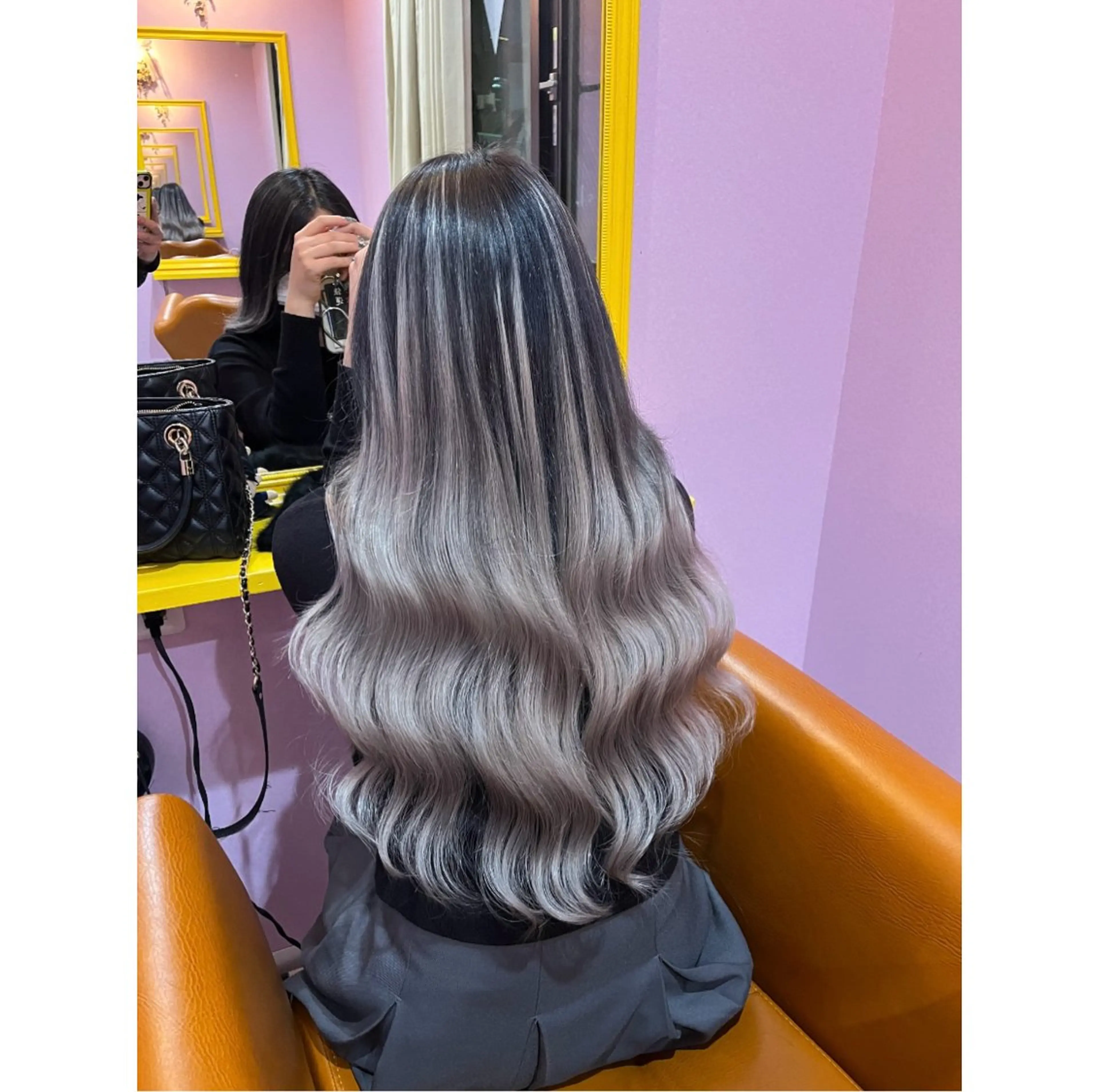 ロング カラー＋ちび編み込み エクステ梅田🐨のヘアスタイル