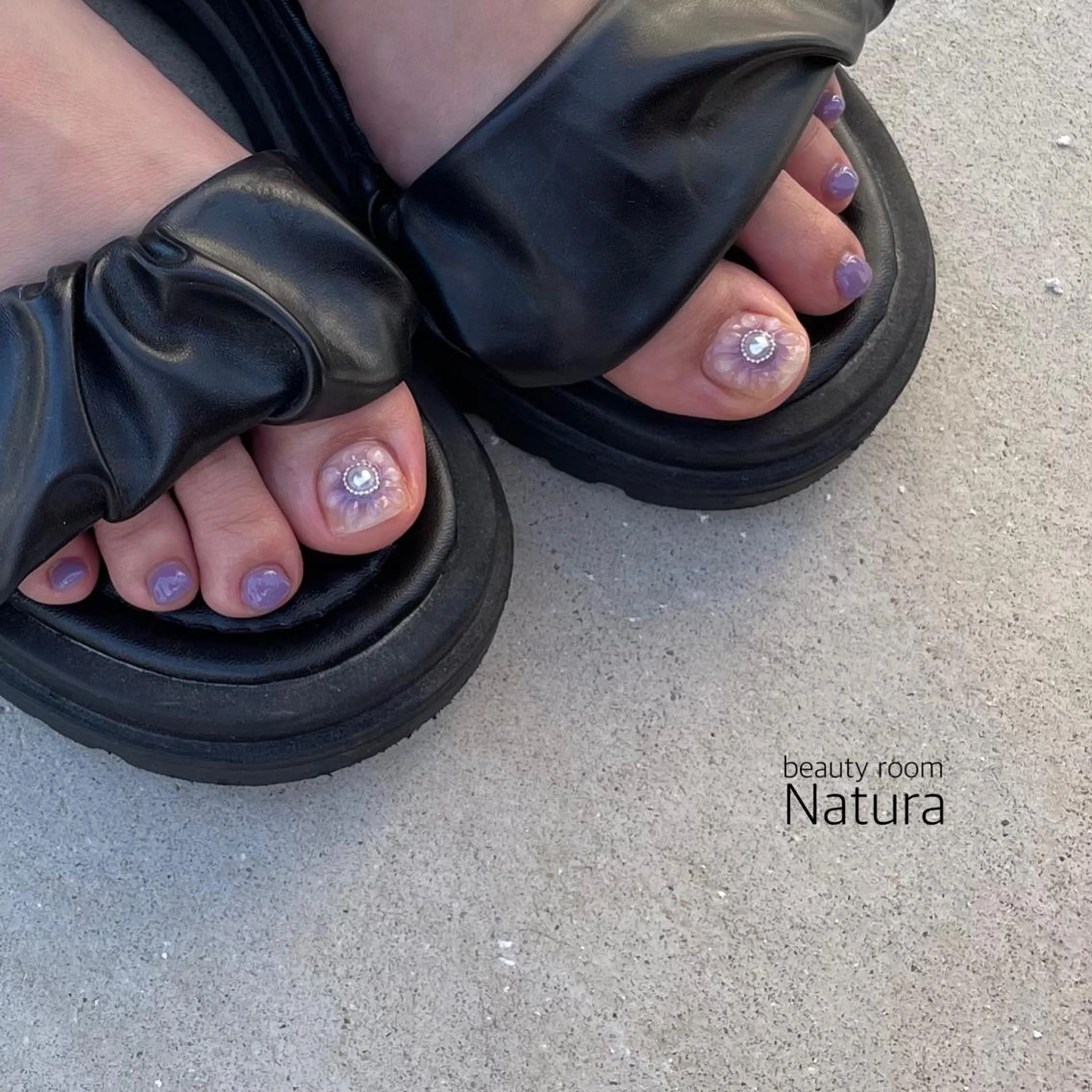 ネイル マツエク・マツパ アイブロウ フットネイル beautyroom Naturaのネイルデザイン