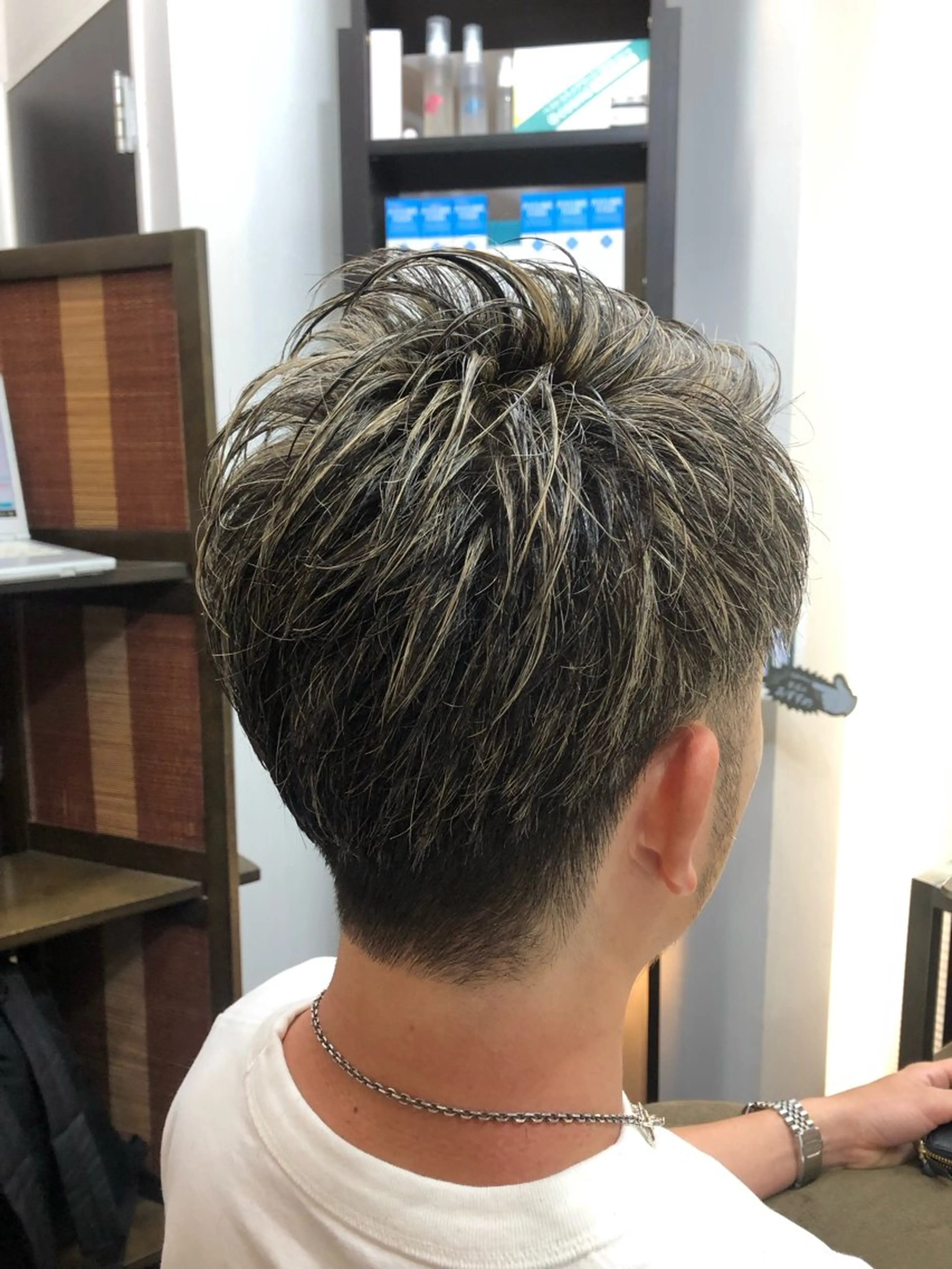 カラー メンズ カット ヘアカラー トリートメント ヘッドスパ FORMA所属・美髪育成 FORMA代表　関のヘアスタイル