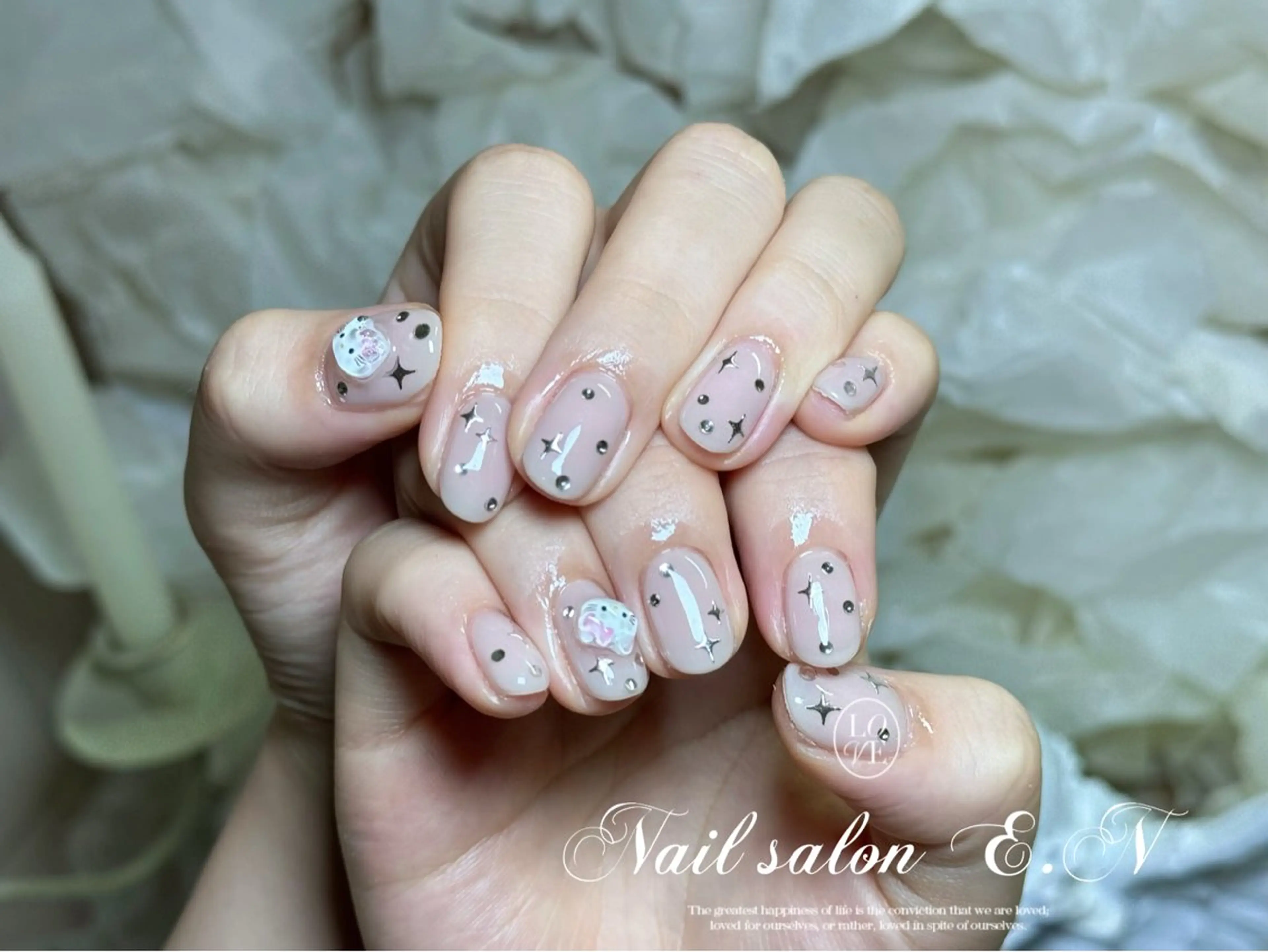 ネイル アートネイル オーロラネイル ガーリー キラキラネイル 韓国ネイル ハンドネイル E.N🦋 長さ出し/持ち込みのネイルデザイン