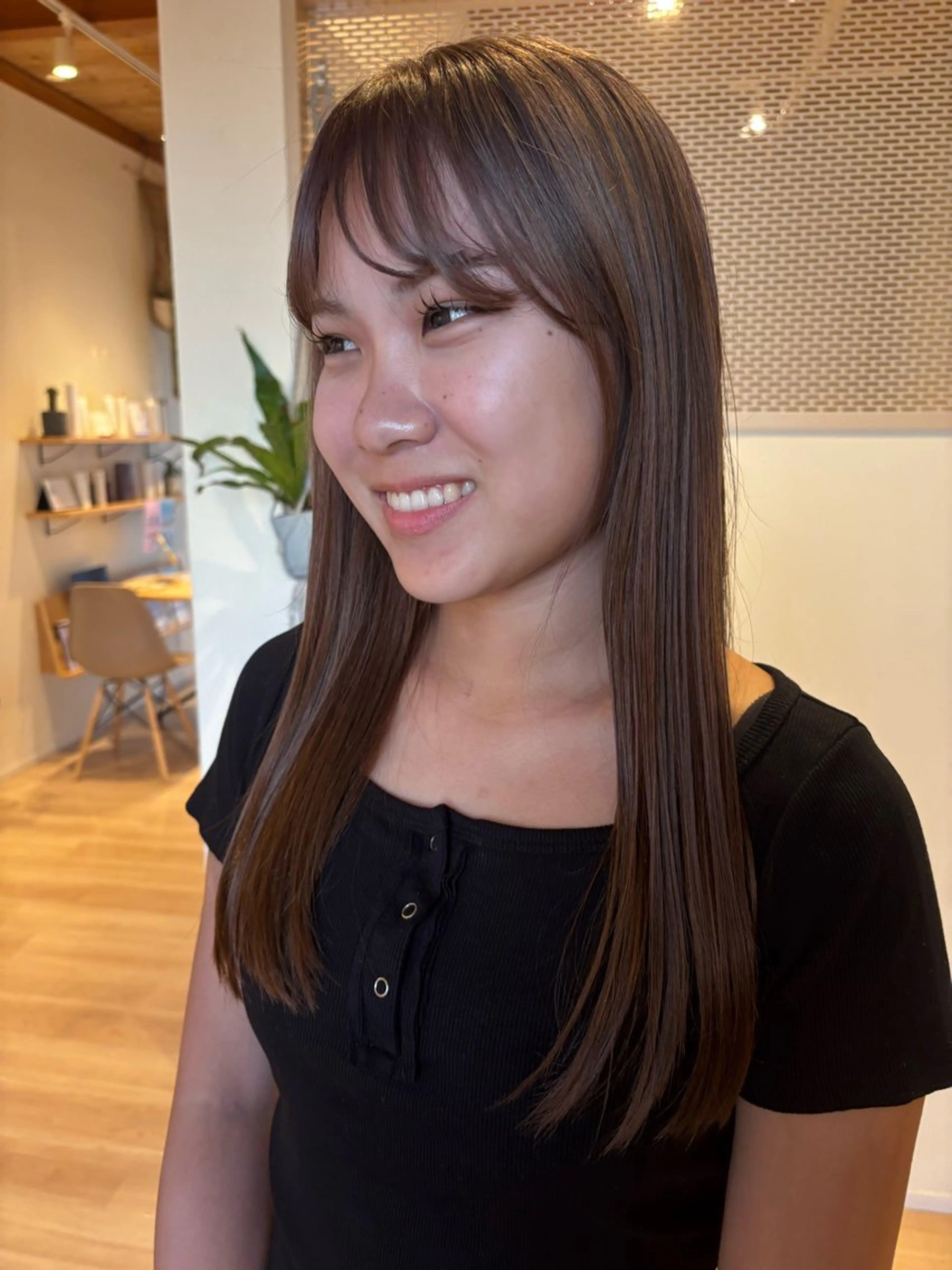 ロング カラー ベージュカラー 透明感カラー ann EYES 深井店所属・颯花 そはるのヘアスタイル