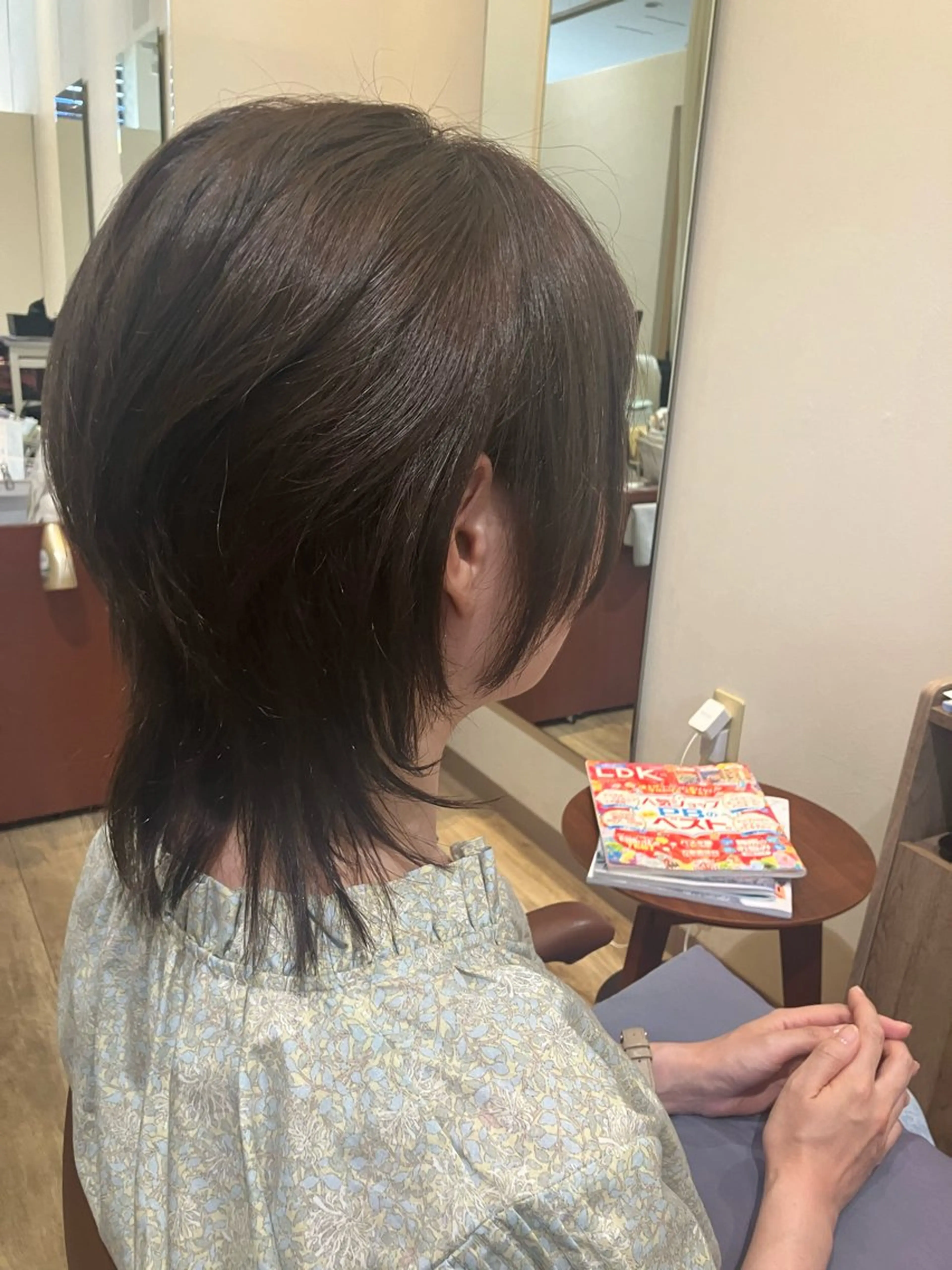 ミディアム カラー 顔周りカット ウルフカット salon C ヤマダのヘアスタイル