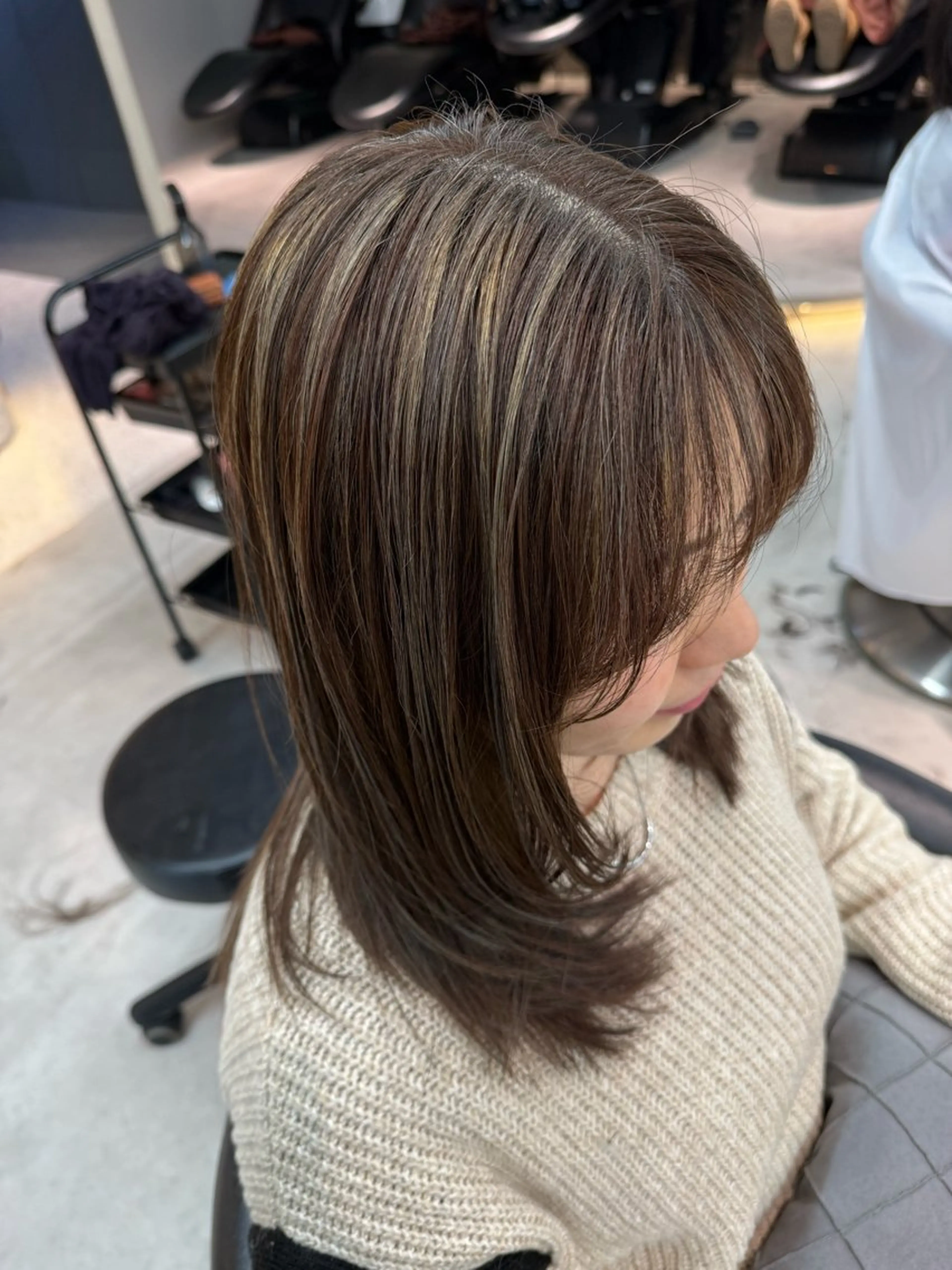 セミロング カラー ブリーチ 透明感カラー ハイライトカラー ブリーチなしカラー 卒業式のヘアスタイル カット ✨レイヤー/韓国 /✨ヘア山下 遥のヘアスタイル