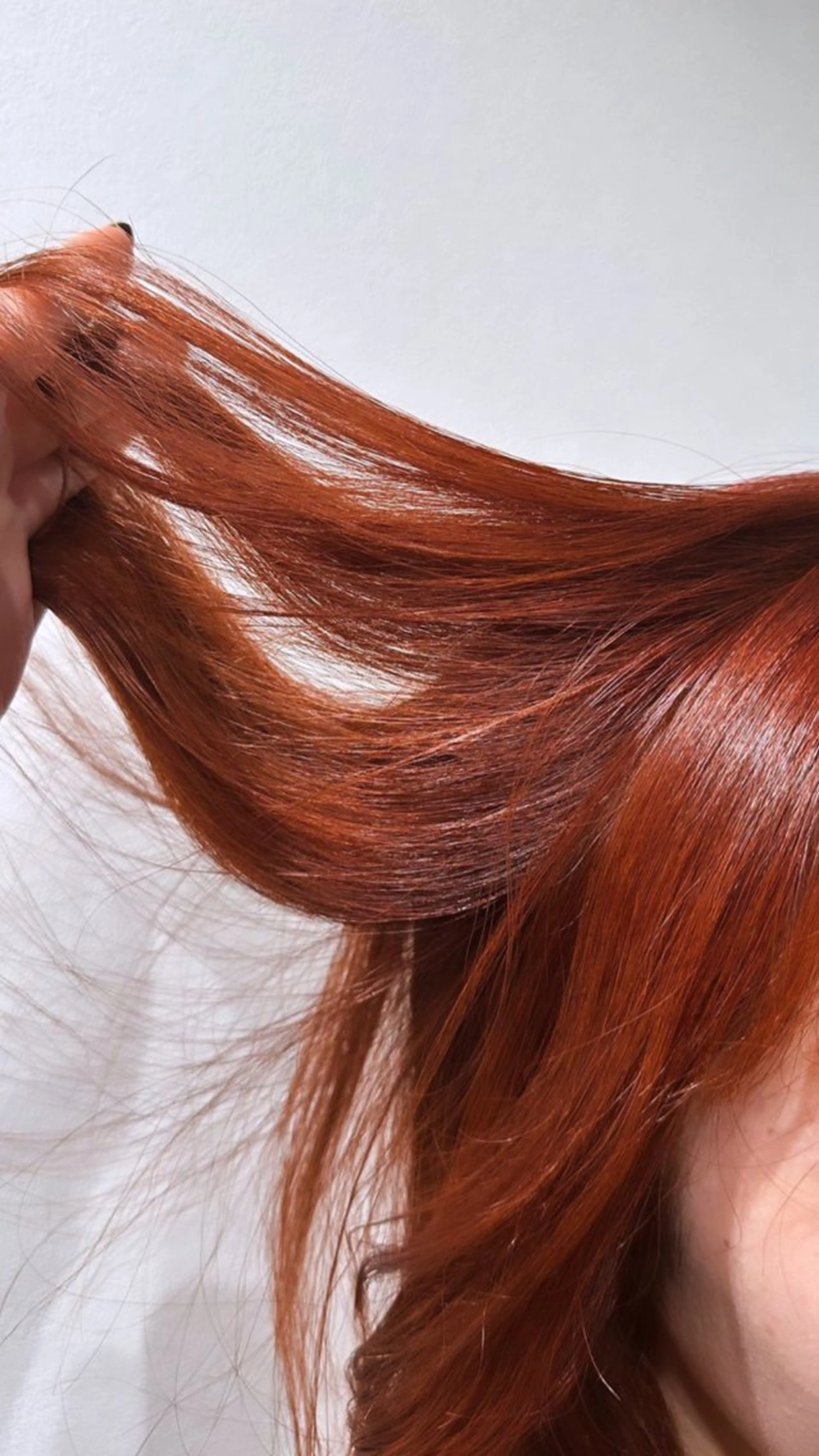 セミロング ホリグチ ルナのヘアスタイル