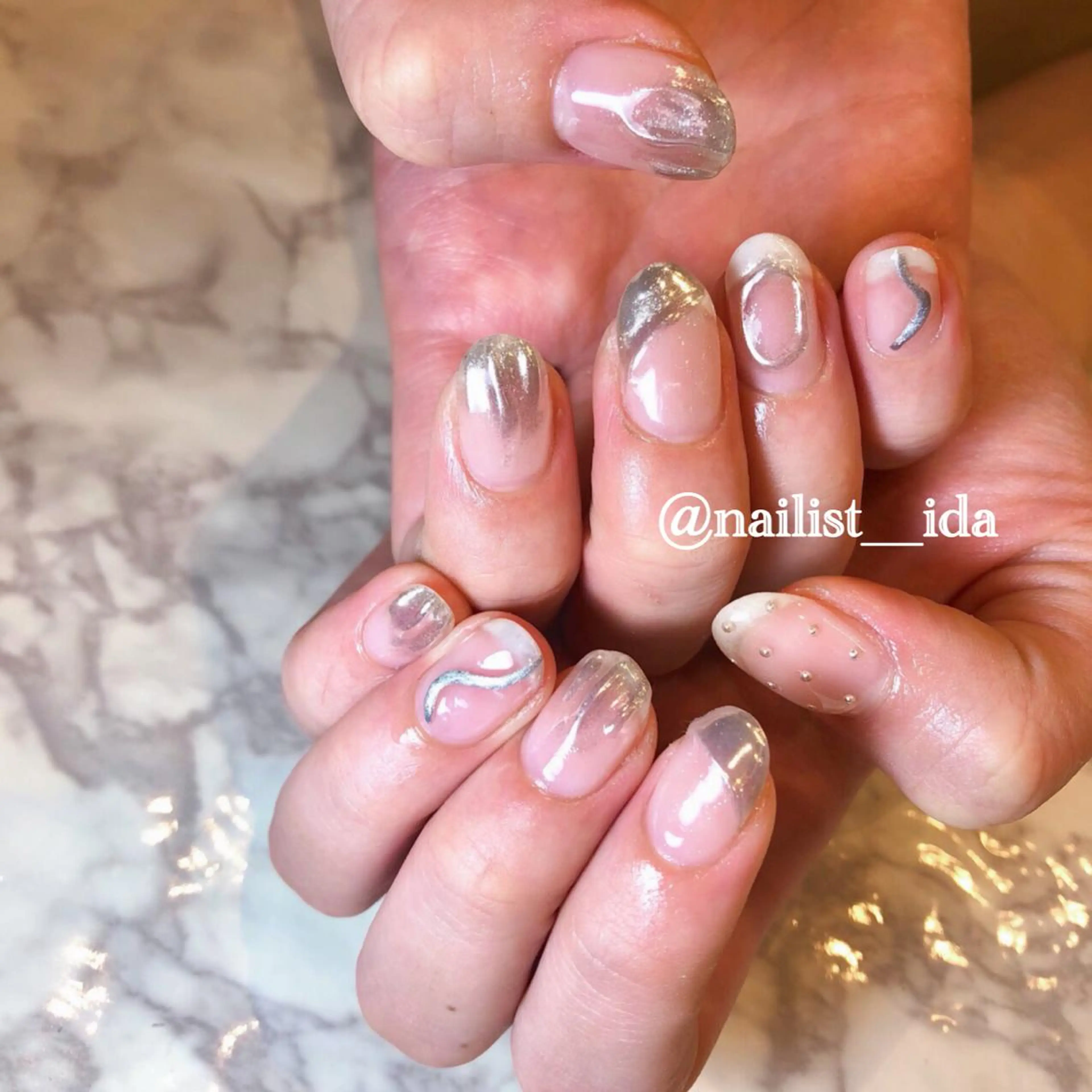 ネイル シルバー Arowa 伊田のネイルデザイン