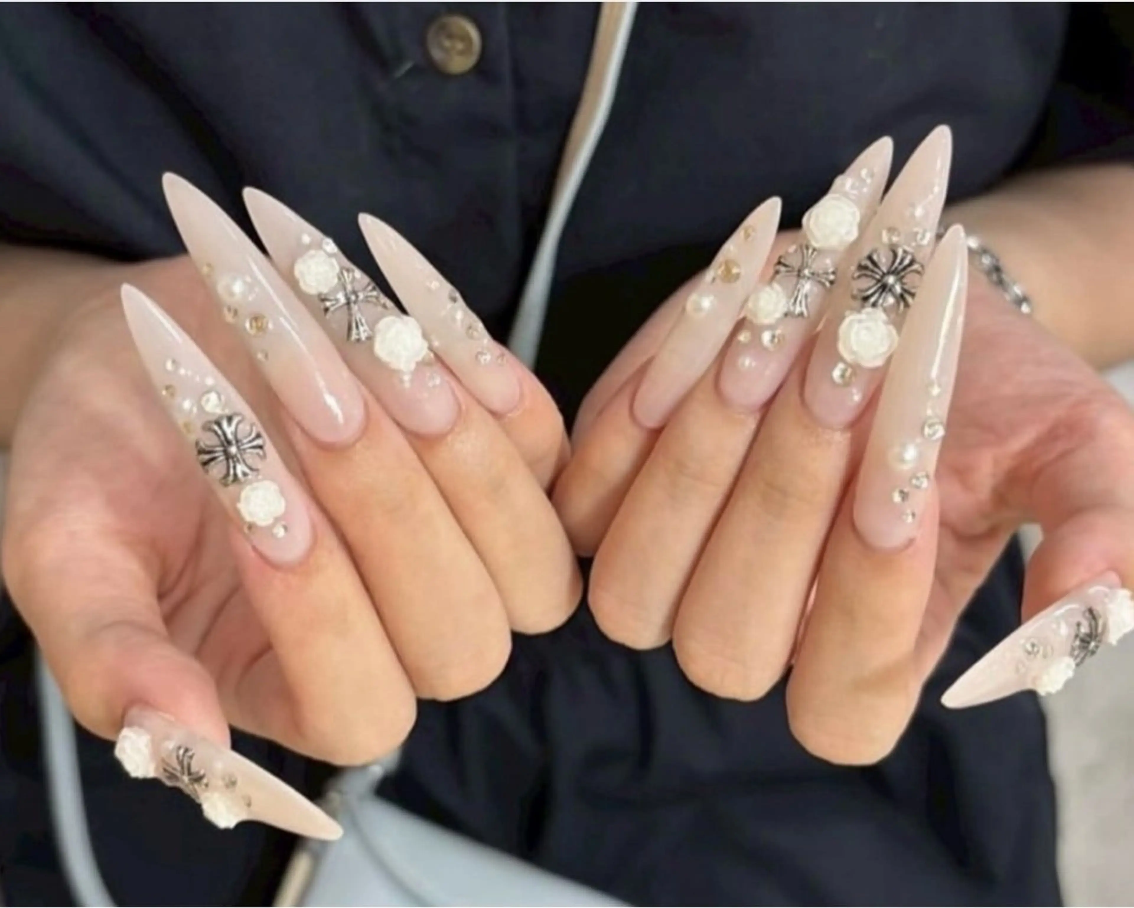 ネイル アートネイル 長さ出し ジェルネイル マグネットネイル ニュアンスネイル なな_ CloudyChanのネイルデザイン