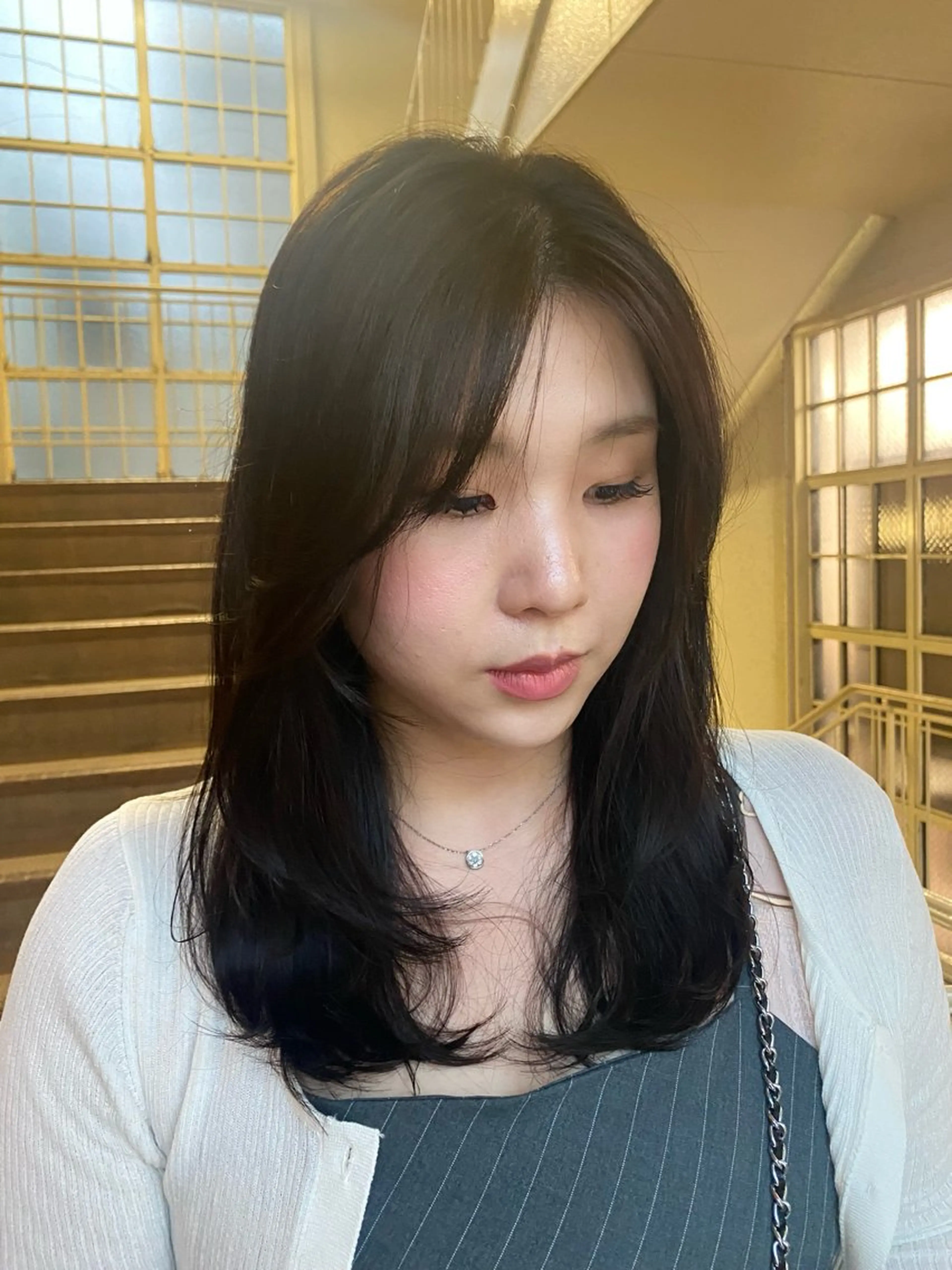 セミロング カラー メンズ メンズ韓国風 顔まわりレイヤー 顔周りカット 髪質改善 韓国風ヘア カット ヘアカラー トリートメント 🌟🍒ハイトーン 韓国ヘア/ユウミのヘアスタイル