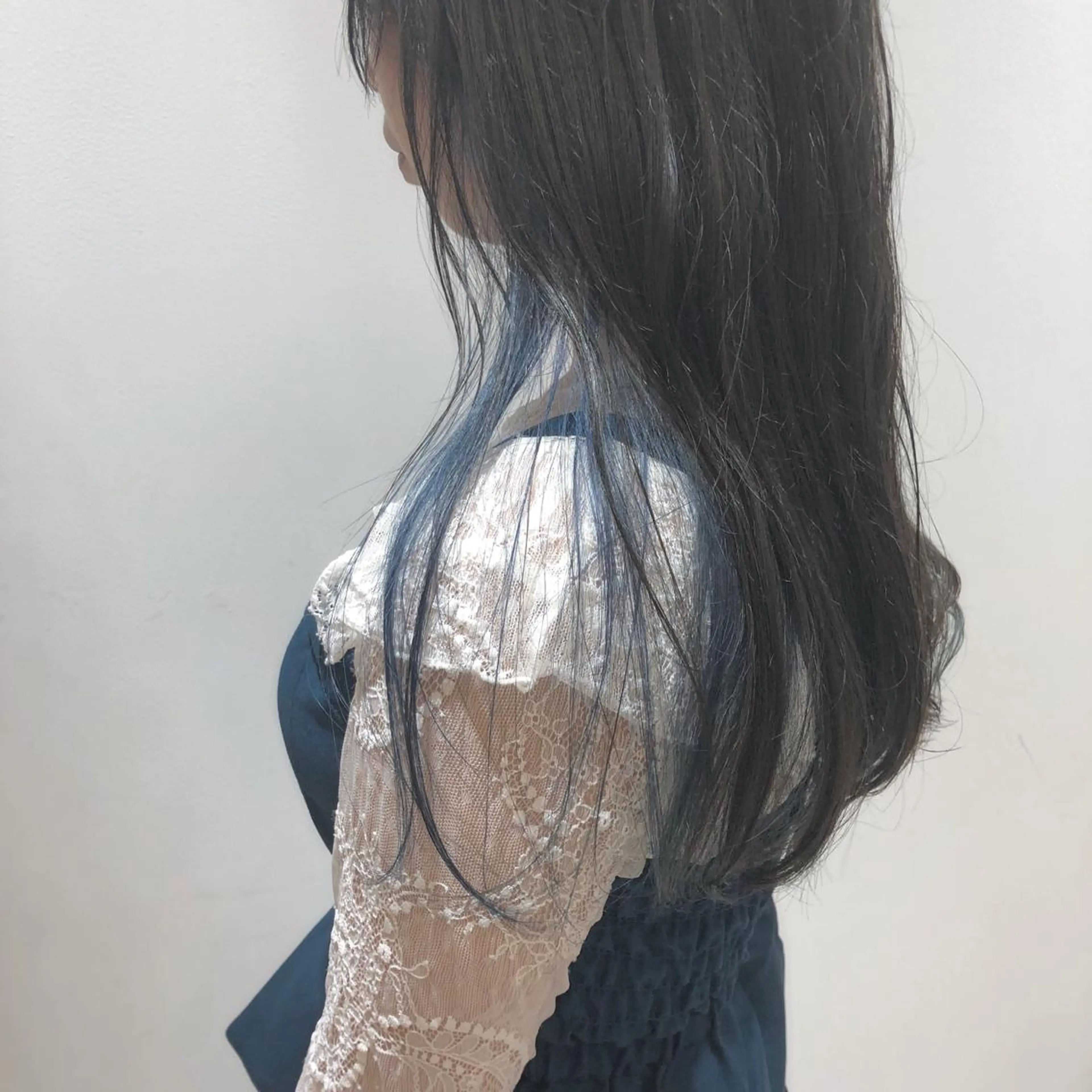 ロング カラー ブルーカラー インナーカラー 江原 彩華のヘアスタイル