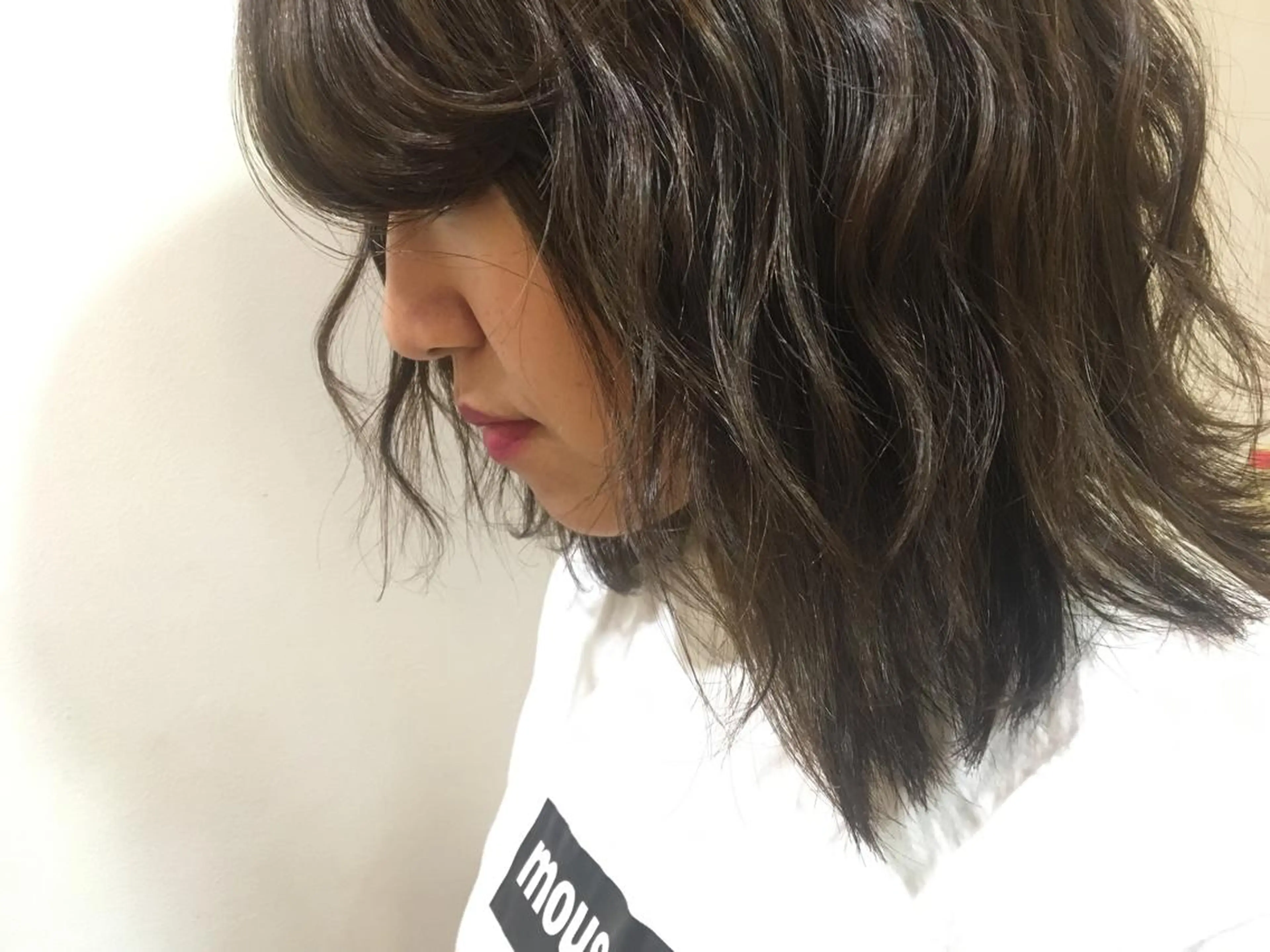 ミディアム カラー 丸山 亜加理のヘアスタイル