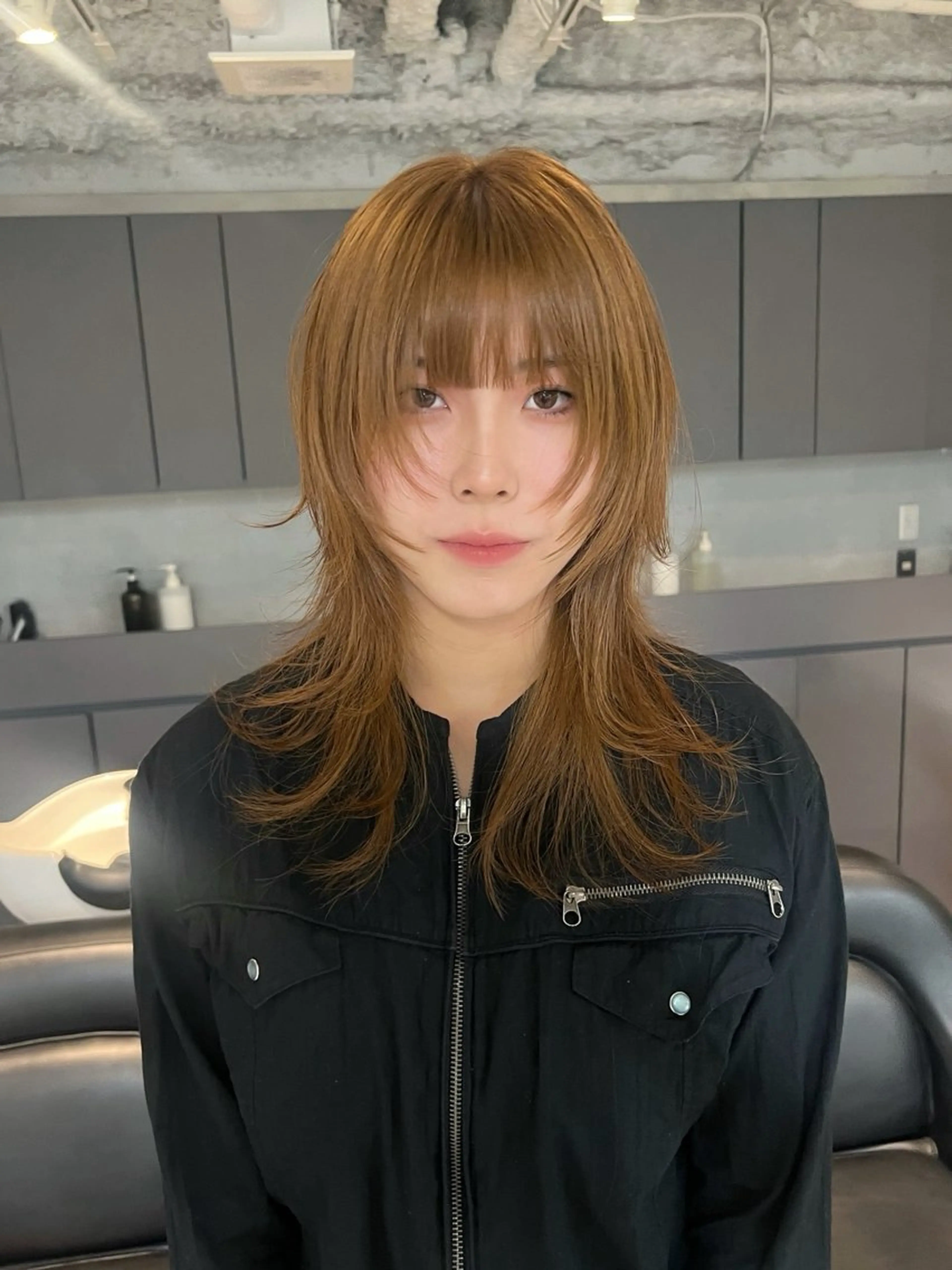 セミロング カラー ブリーチ ケアブリーチ ダブルカラー ハッシュカット レイヤーカット カット ヘアカラー トリートメント ウルフレイヤーカット /チヒロのヘアスタイル
