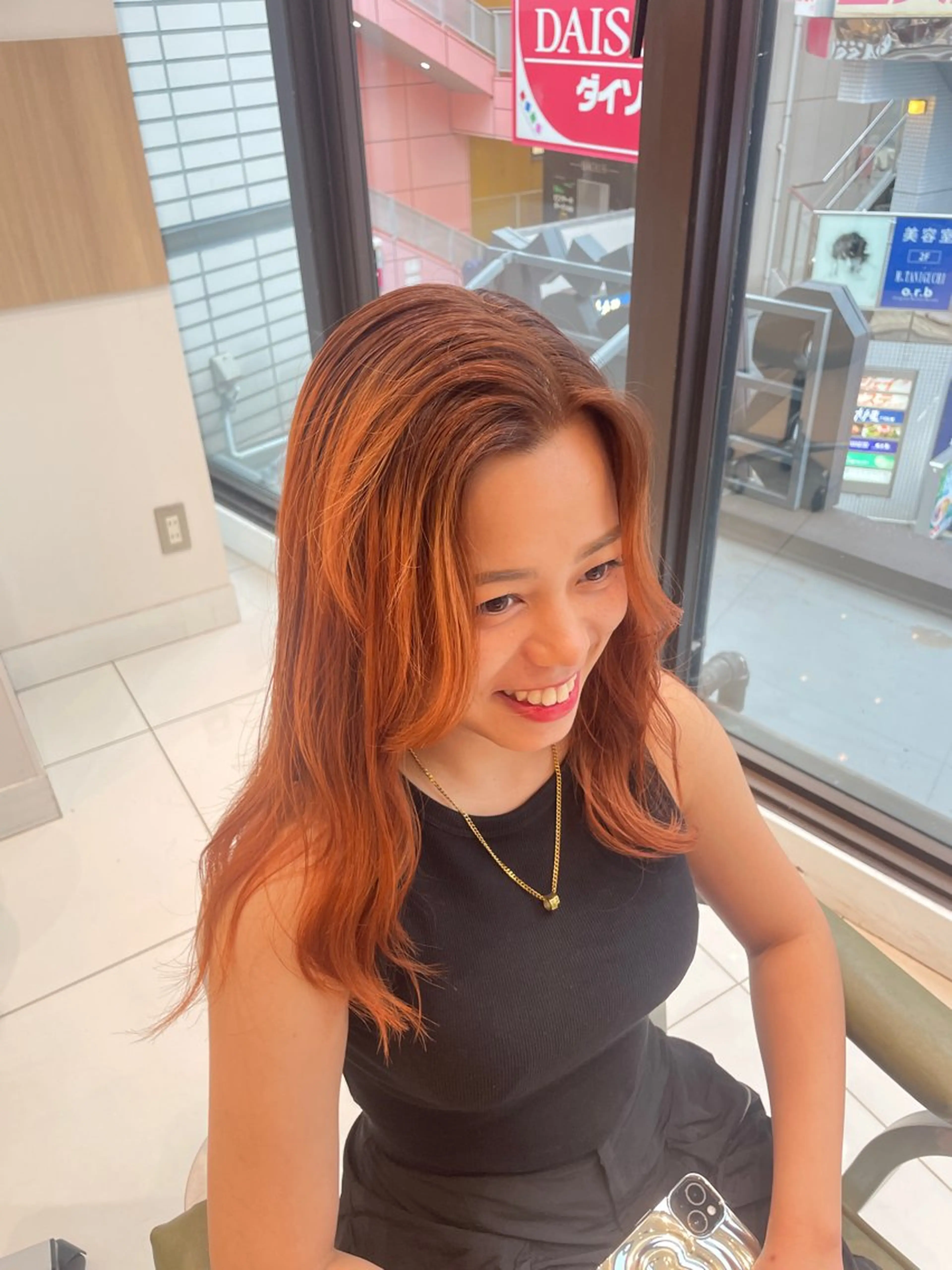 ロング カラー ブリーチ ブラウンカラー オレンジ オレンジブラウン カット ヘアカラー トリートメント 🪻ダブルカラー /透明感カラーRioのヘアスタイル