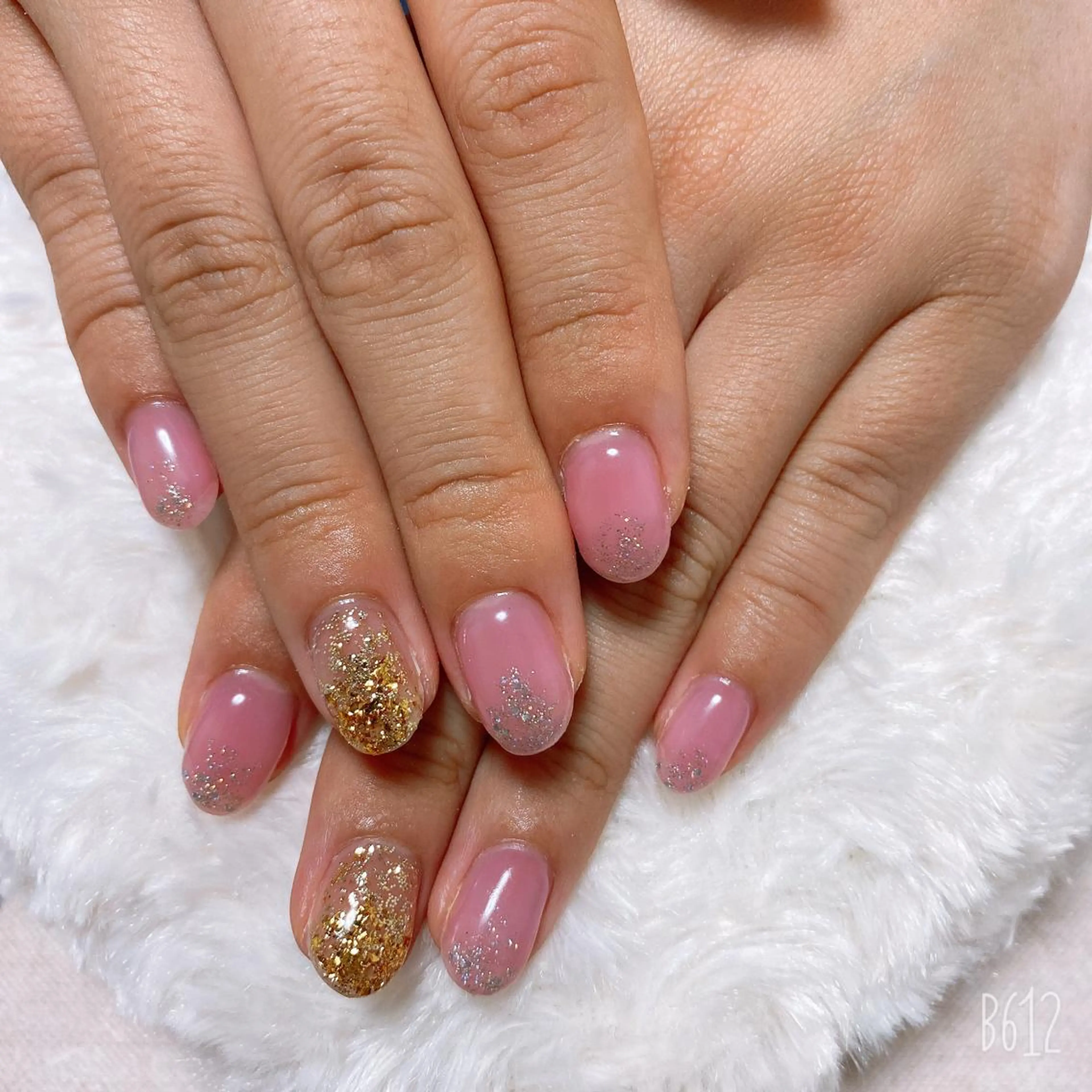 ネイル The Best Beauty受付担当のヘアスタイル