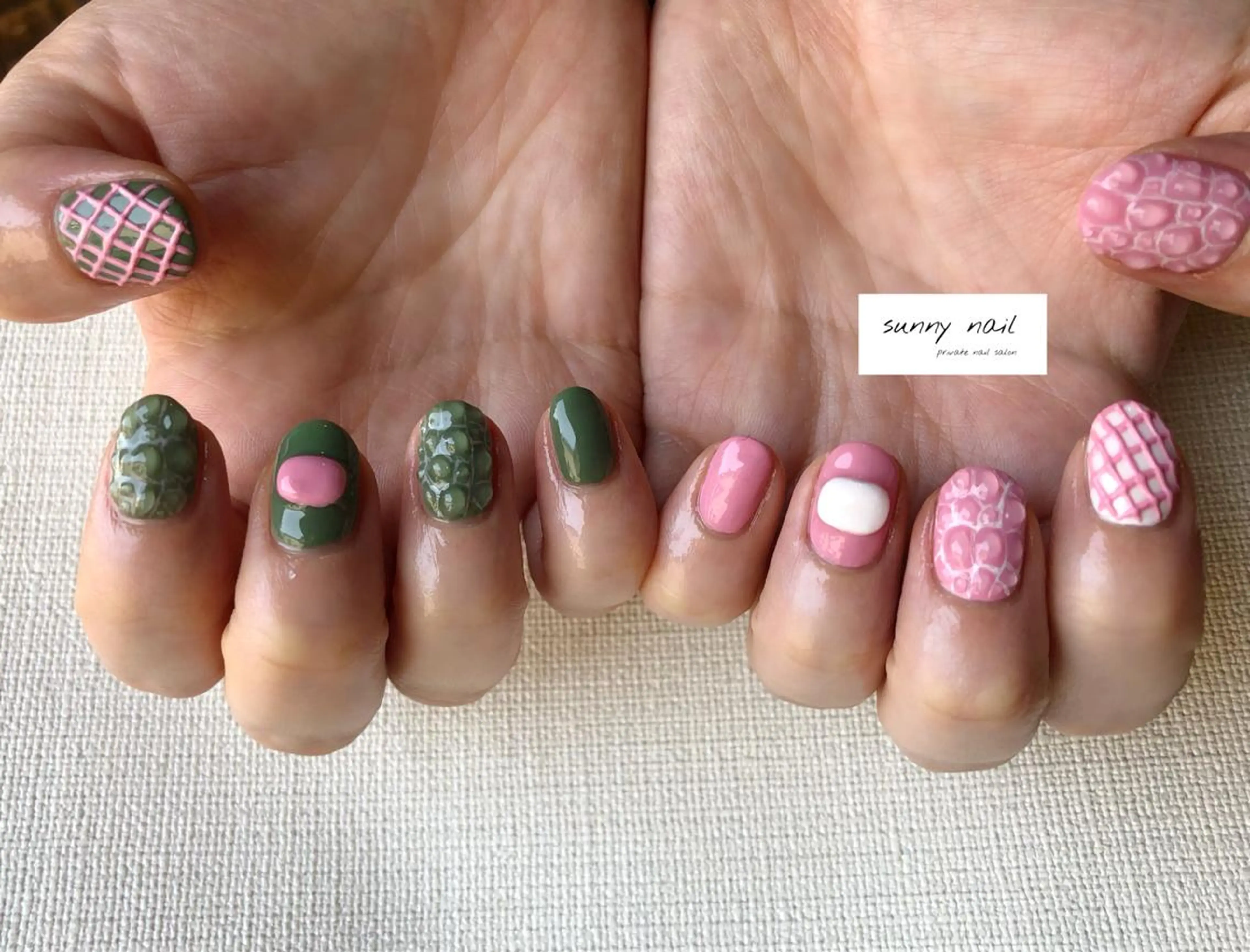 ネイル アートネイル カジュアル ジェルネイル グリーン ニュアンスネイル sunny nailのネイルデザイン