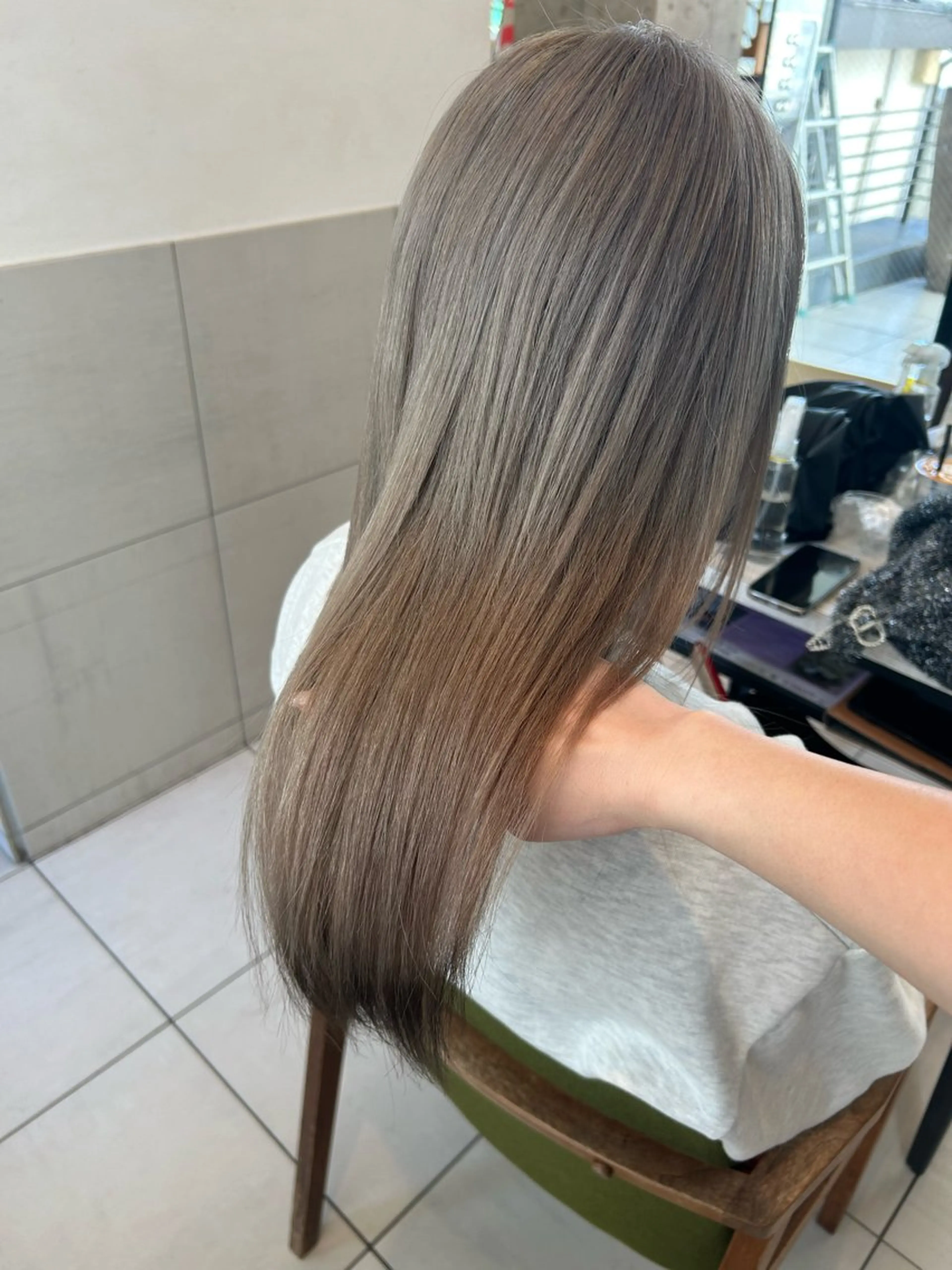 セミロング カラー ブリーチ ヘアカラー トリートメント 艶カラー/耳つぼ/ 渡辺奈緒のその他イメージ