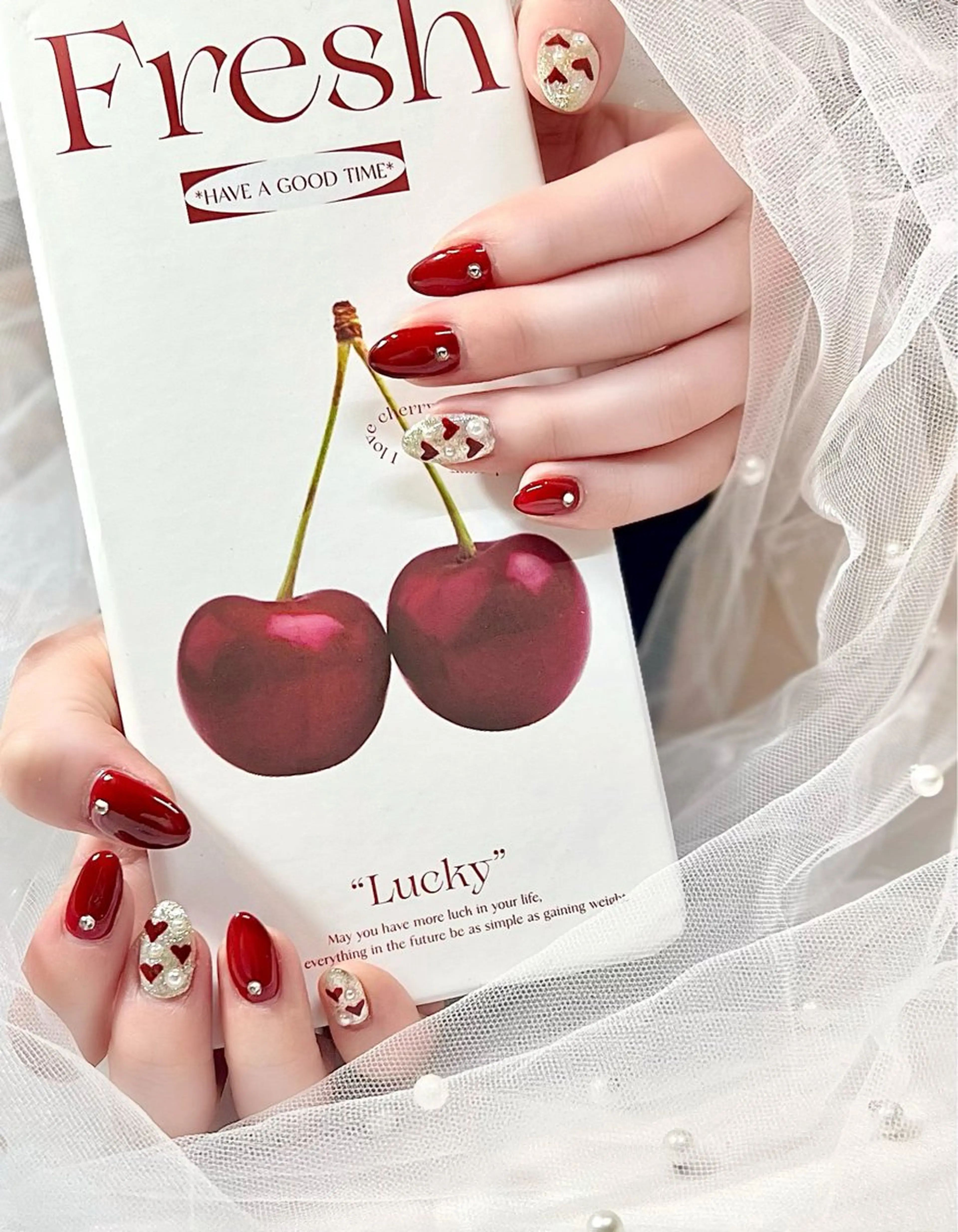 ネイル ハート ワンカラーネイル 赤色 バレンタイン Chat　noir所属・【chatnoir】 MIYUのネイルデザイン