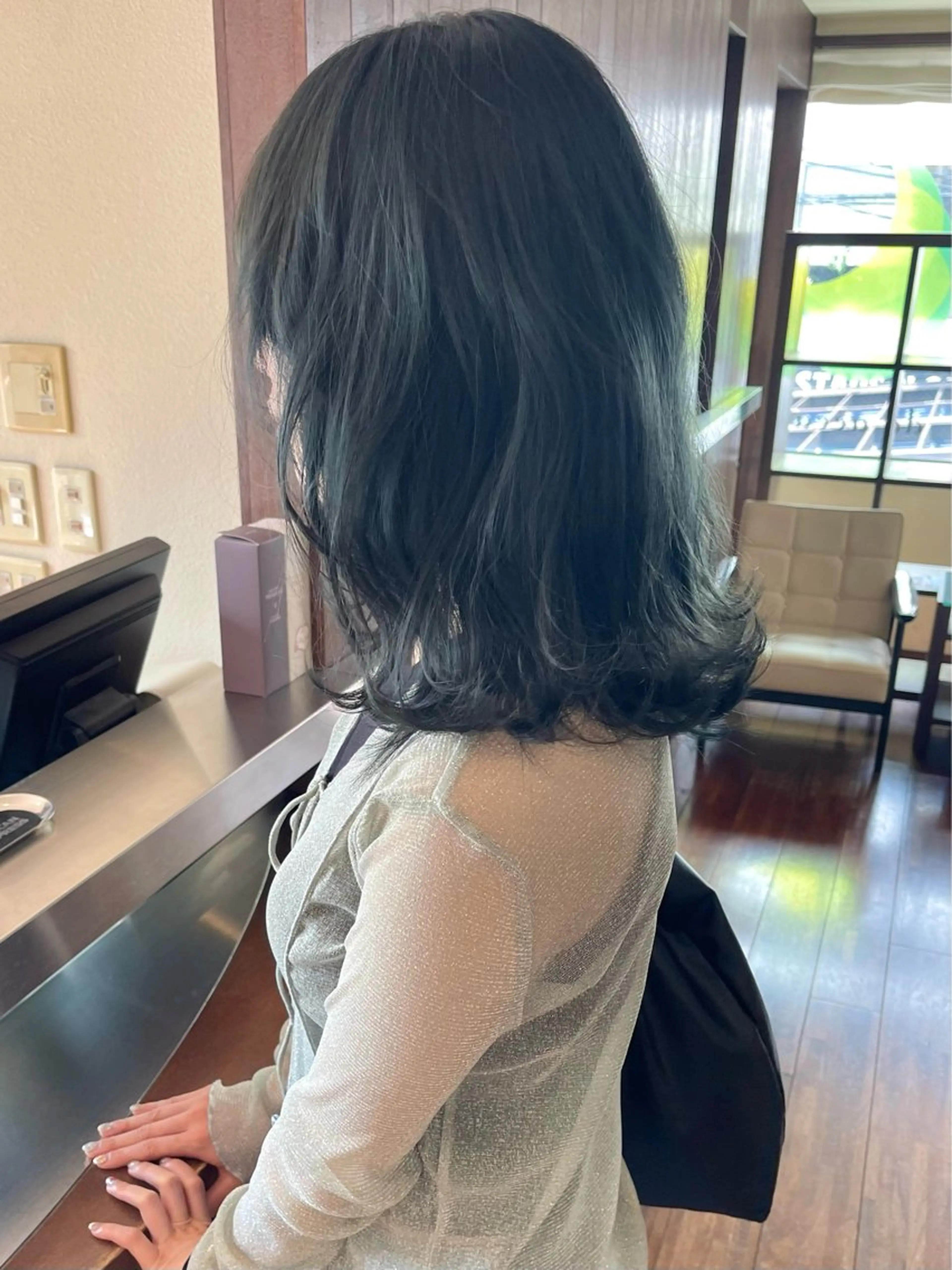 ミディアム カラー カット ヘアカラー トリートメント 髪質改善ｶﾗｰ ｹｱﾌﾞﾘｰﾁ/ﾀﾑのヘアスタイル