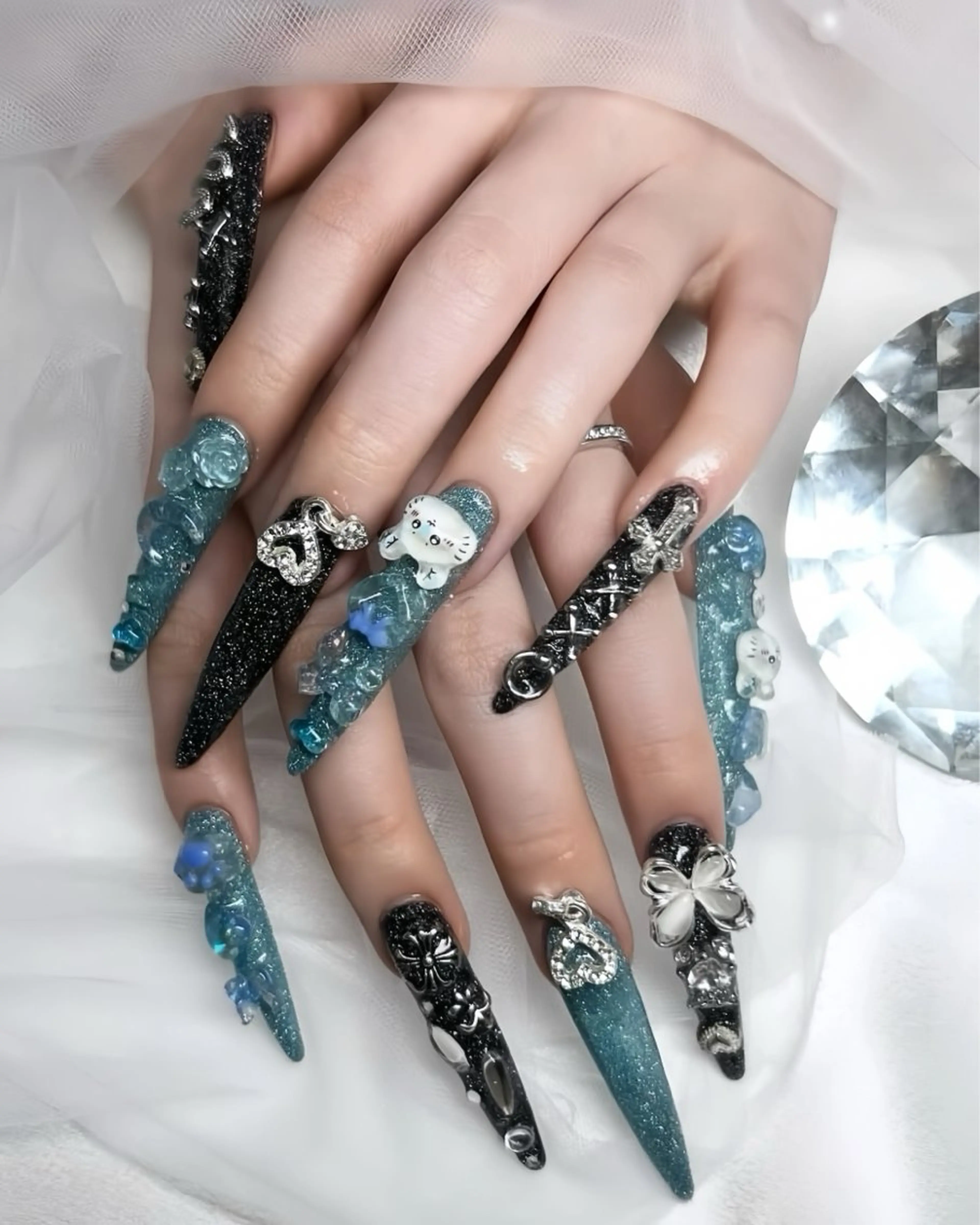 ネイル アートネイル フレンチネイル ジェルネイル 韓国ネイル ミラーネイル ハンドネイル Rin Nail 新大久保店のネイルデザイン