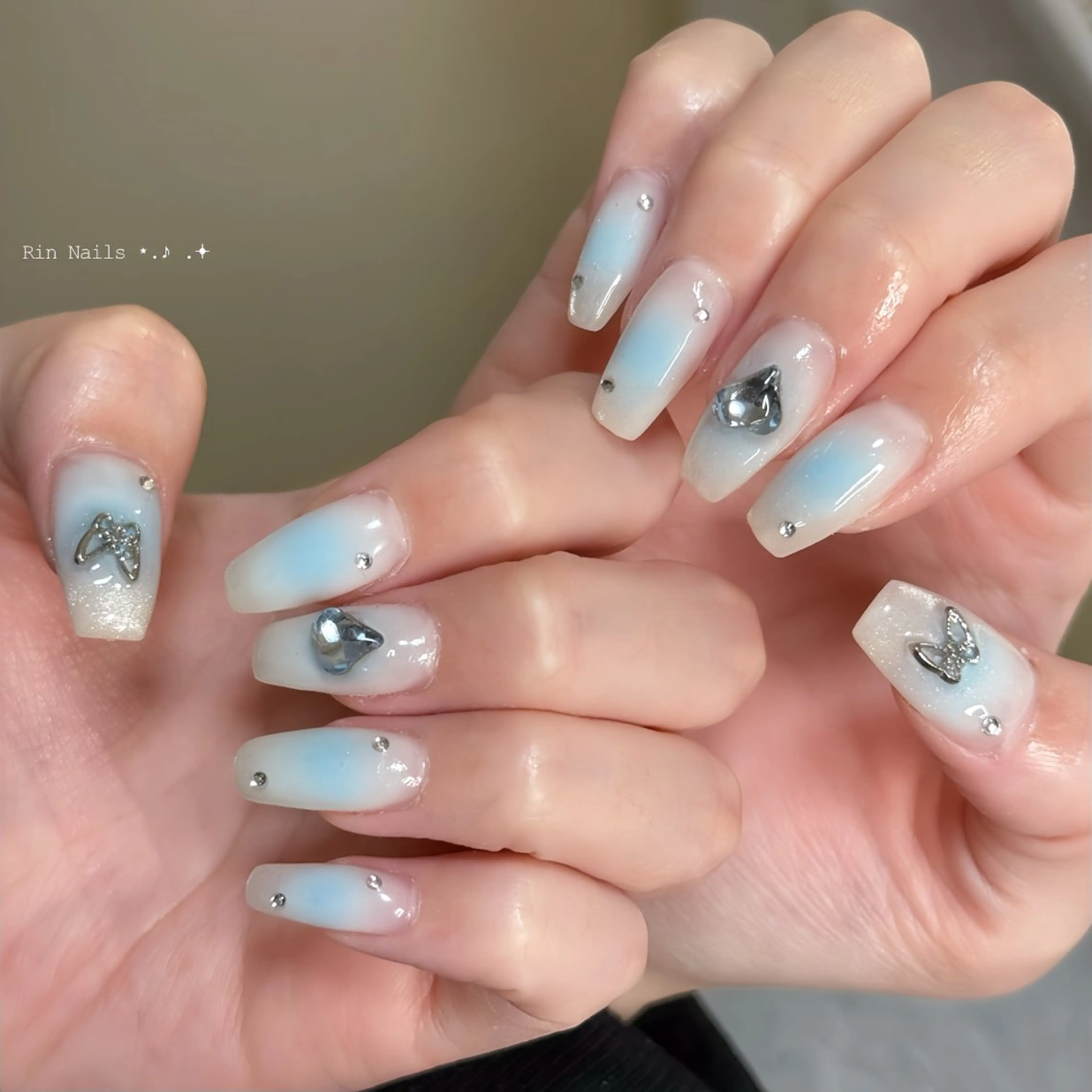 ミディアム 韓国風ヘア ハンドネイル RIN NAILS ᥫ᭡Migusaのネイルデザイン