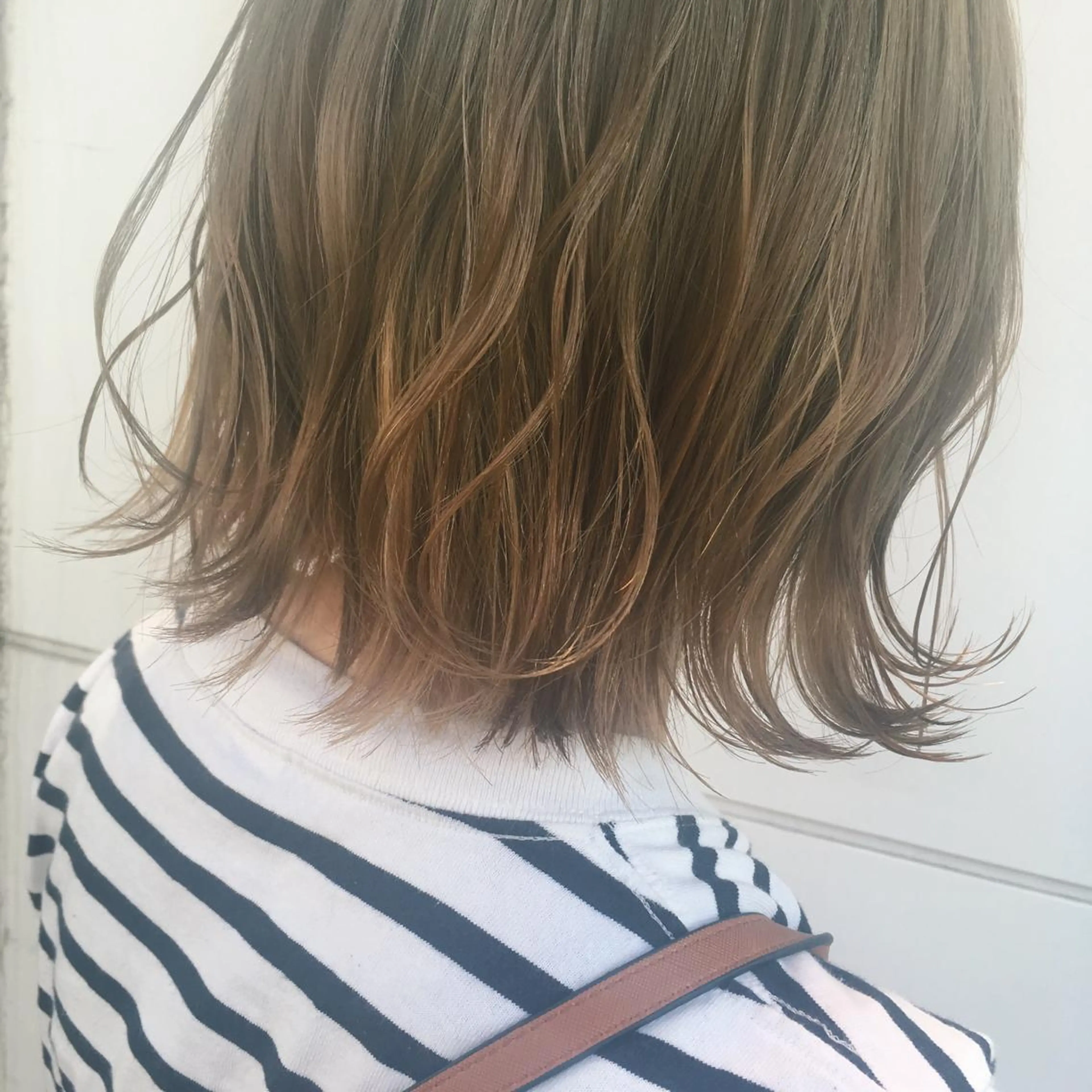 ミディアム カラー RINA🧤 デザインとボブのヘアスタイル