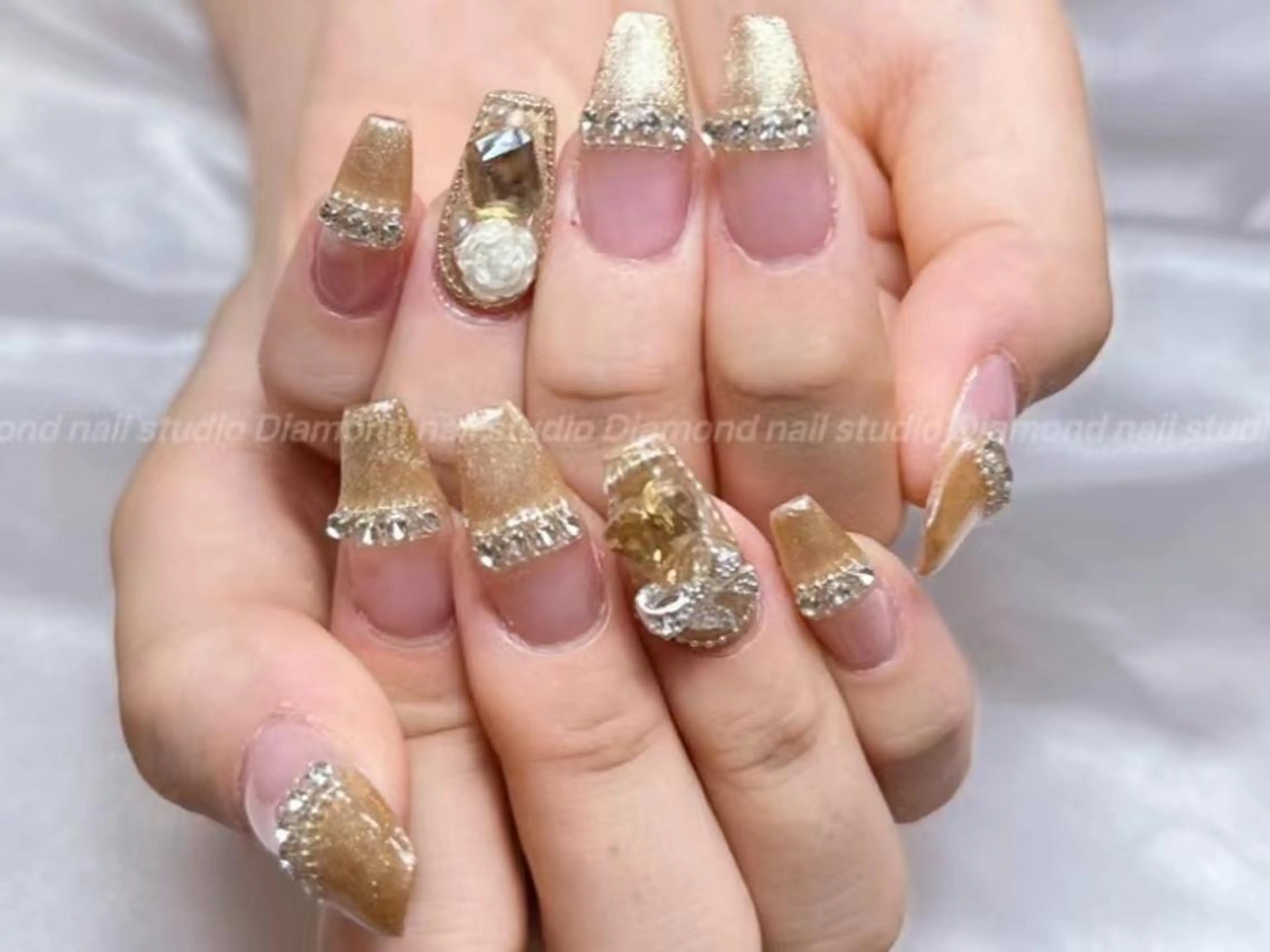 ネイル アートネイル オーロラネイル フラッシュネイル ガーリー キラキラネイル DIAMOND NailStudioのネイルデザイン
