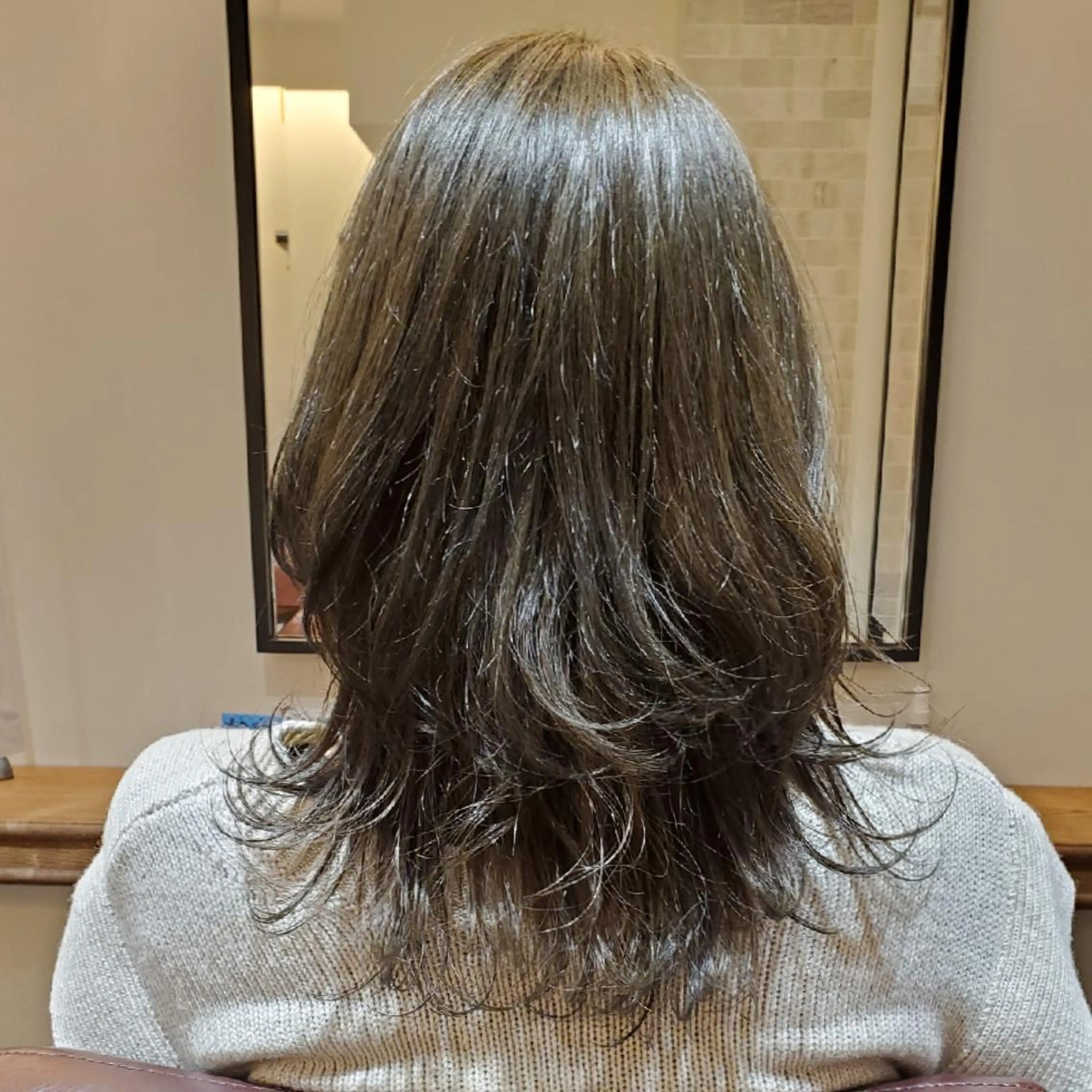 ロング 中山 凪沙のヘアスタイル