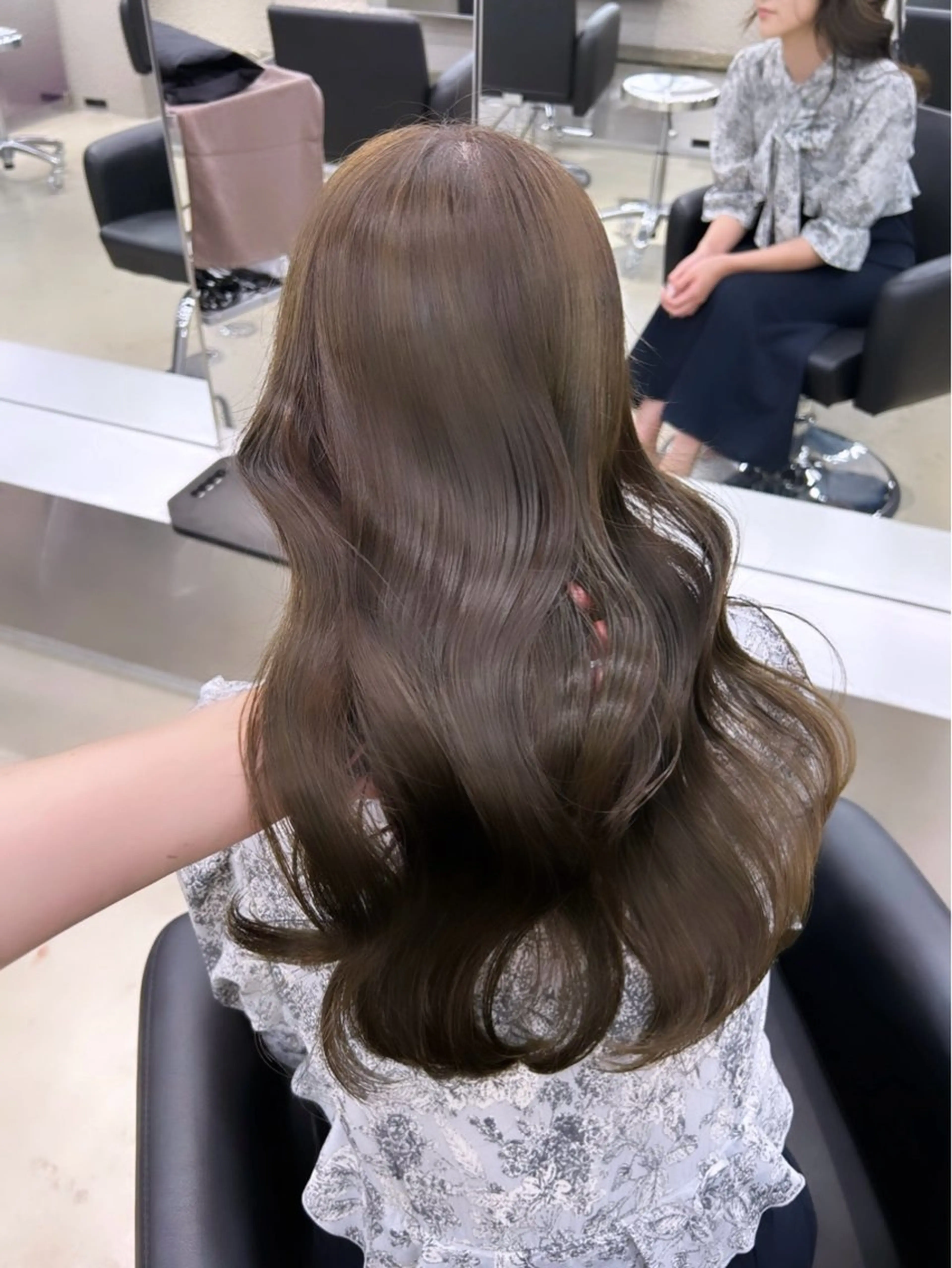 ロング カラー ベージュカラー ブラウンカラー ショコラベージュ ココアベージュ メルティカラー ヘアカラー トリートメント ヘアセット 名古屋栄♡PELE 上品な透明感ベージュのヘアスタイル