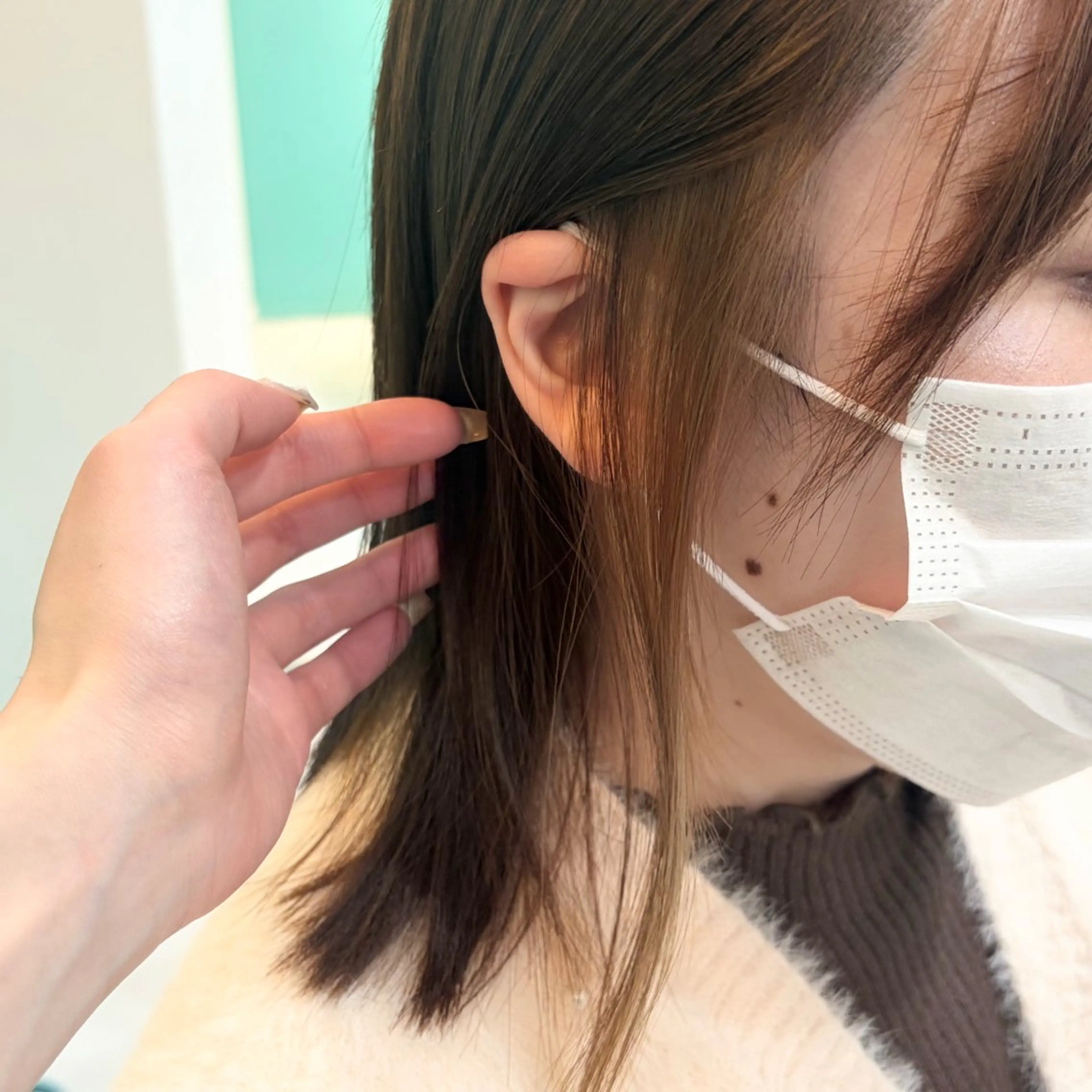 ミディアム カラー ベージュカラー イヤリングカラー ミルクティーベージュ ヘアカラー トリートメント Natsuki💖 ボブ×艶カラー🥣のヘアスタイル