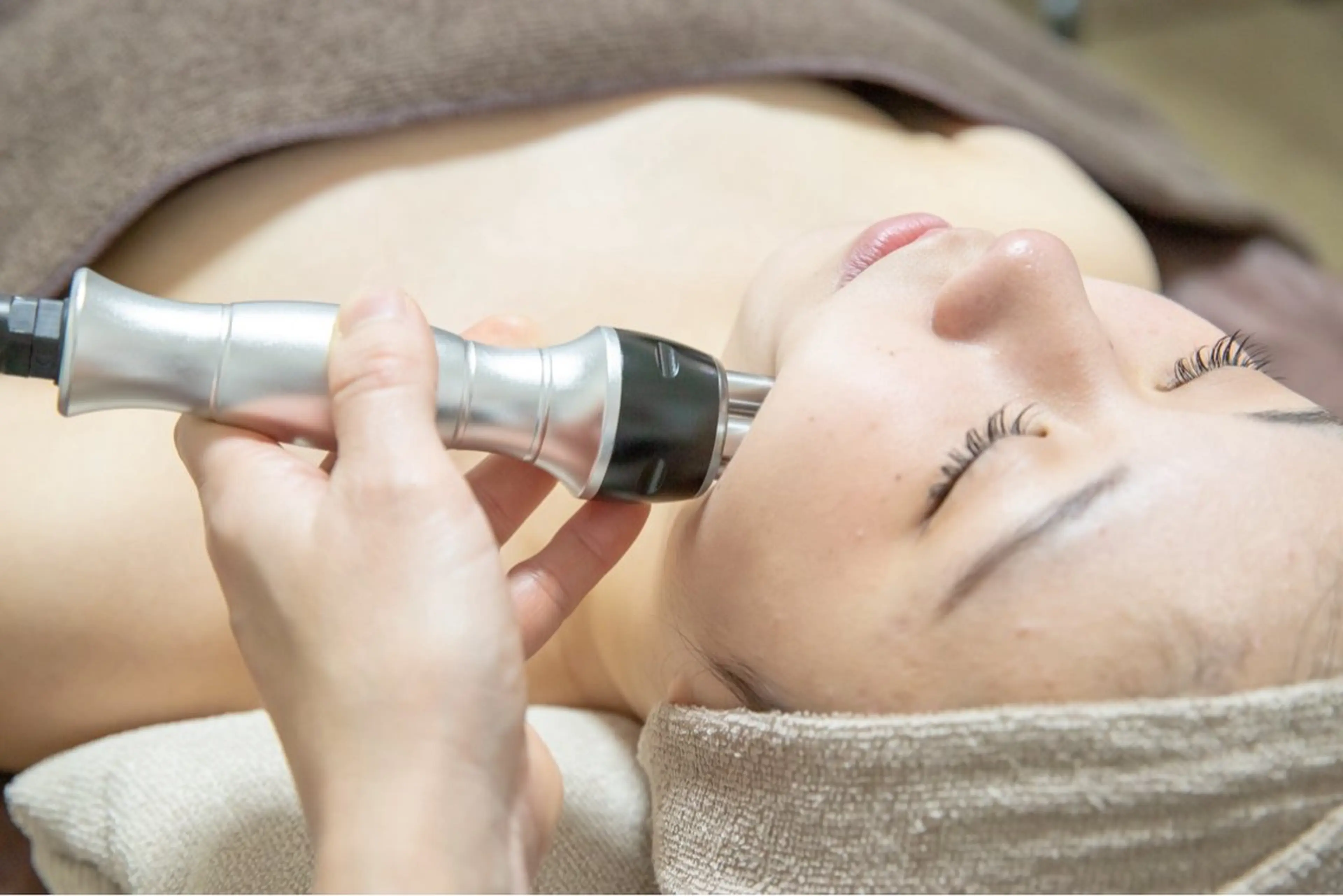 💛モニター募集中💛 本気小顔*ラジオ派×EMS＋デコルテリンパ45分¥6,600→¥4,400の写真