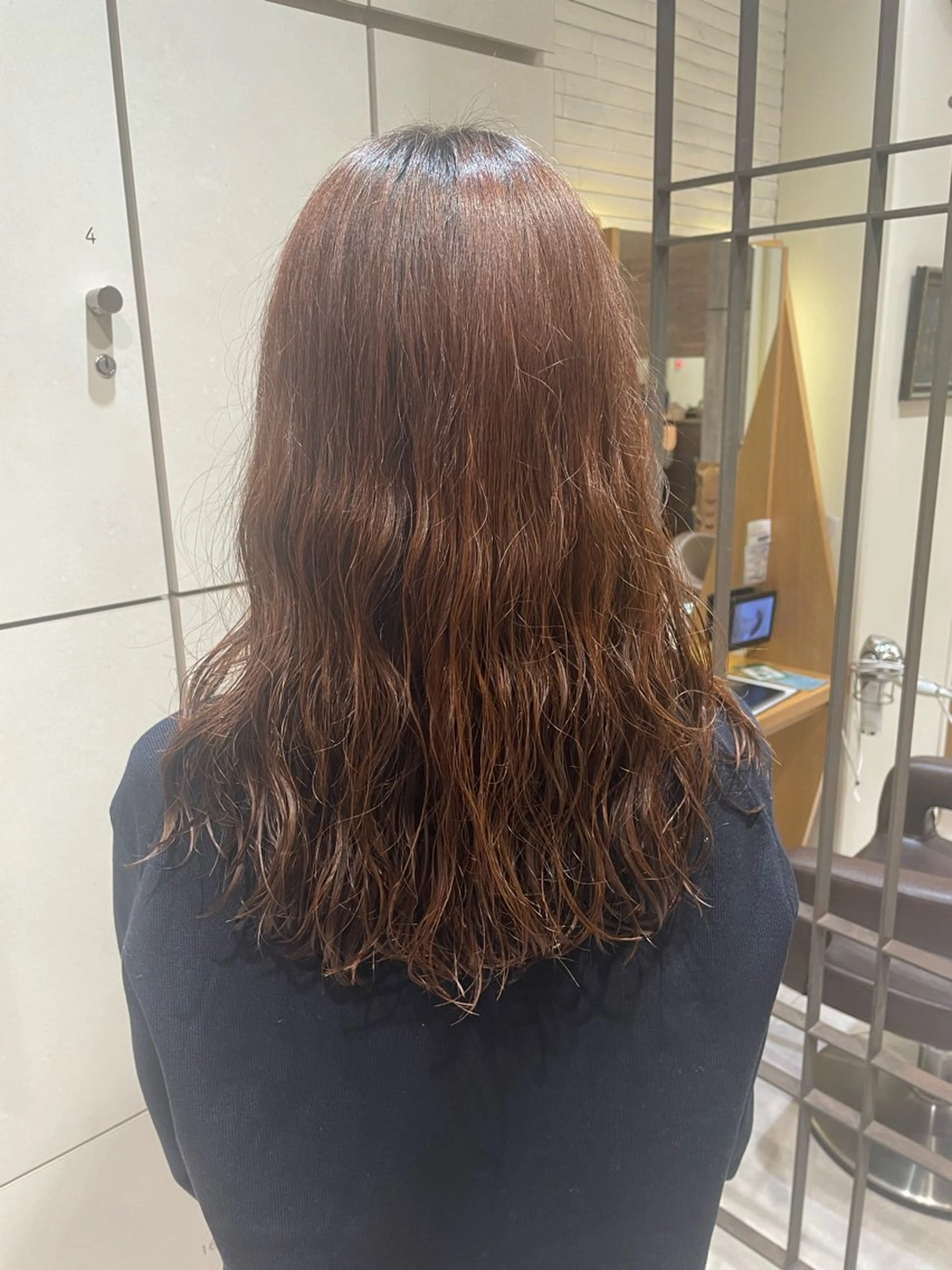 ロング パーマ 吉川沙知 /ナチュラルカラーのヘアスタイル