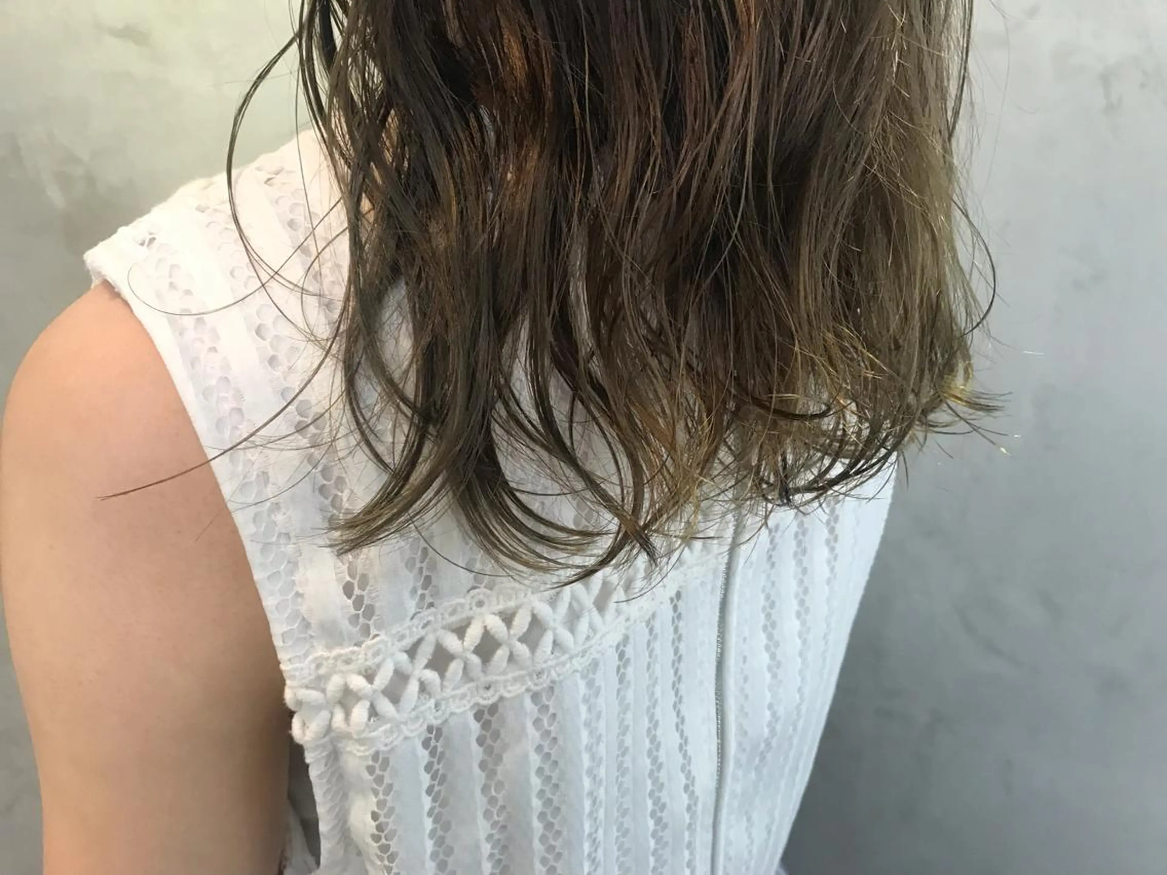 ミディアム カラー ヘアアレンジ アッシュ グラデーションカラー オリーブアッシュ stylist/蛯谷 珠里のヘアスタイル
