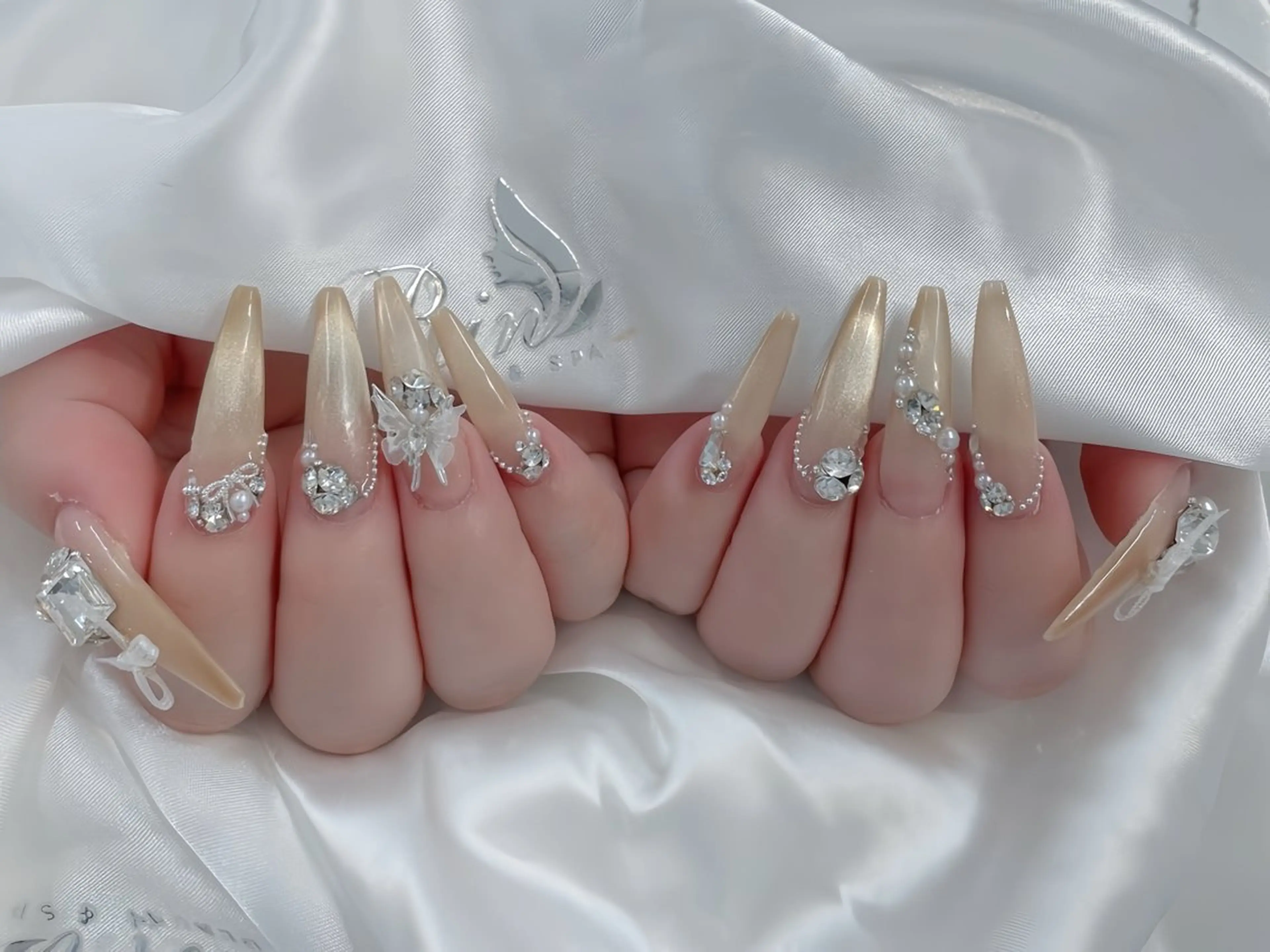 ネイル アートネイル 成人式 ロングネイル ニュアンスネイル スカルプネイル ハンドネイル Rin Nail 新大久保店のネイルデザイン