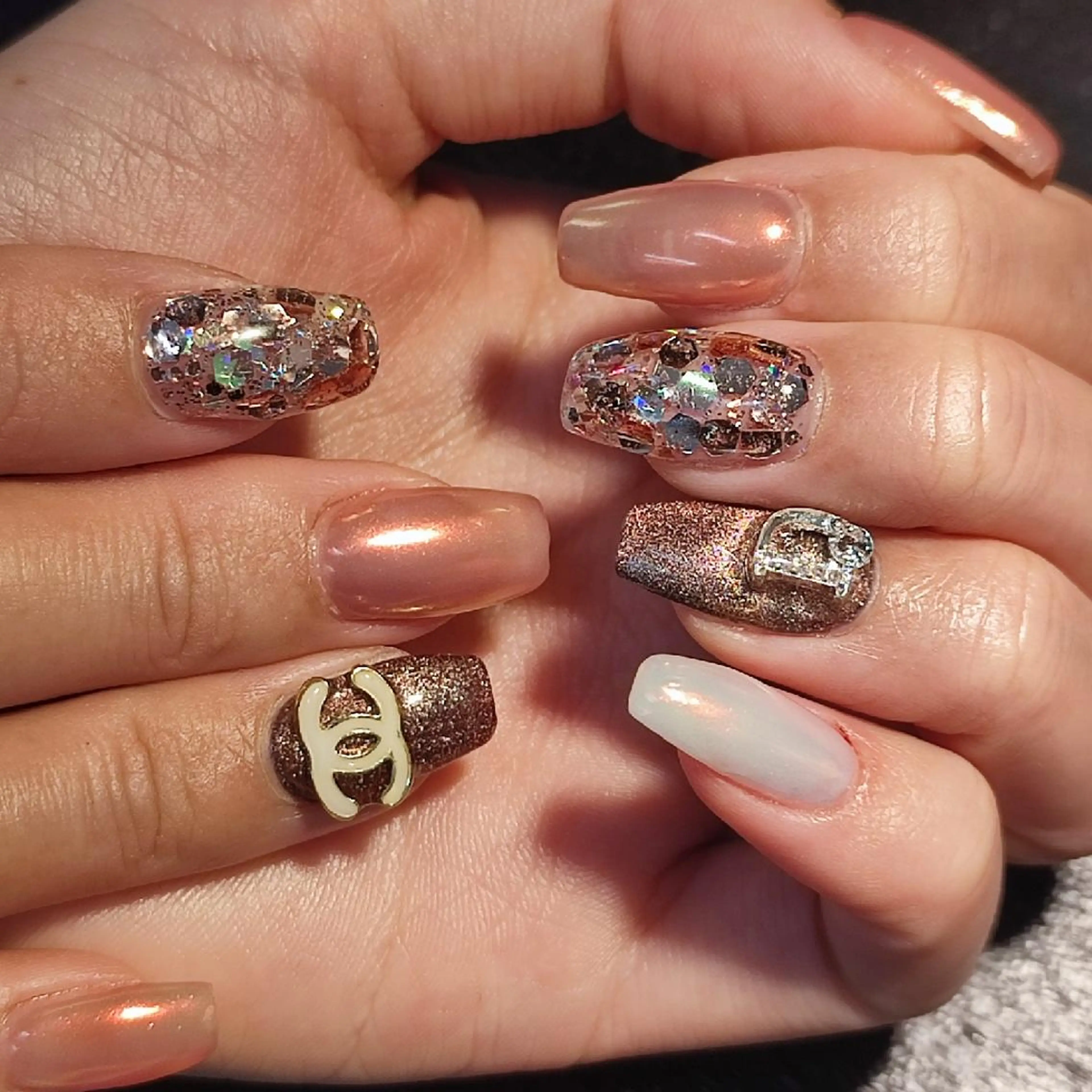 ネイル ハンドネイル RUNWAY 　　の眉毛・アイブロウイメージ