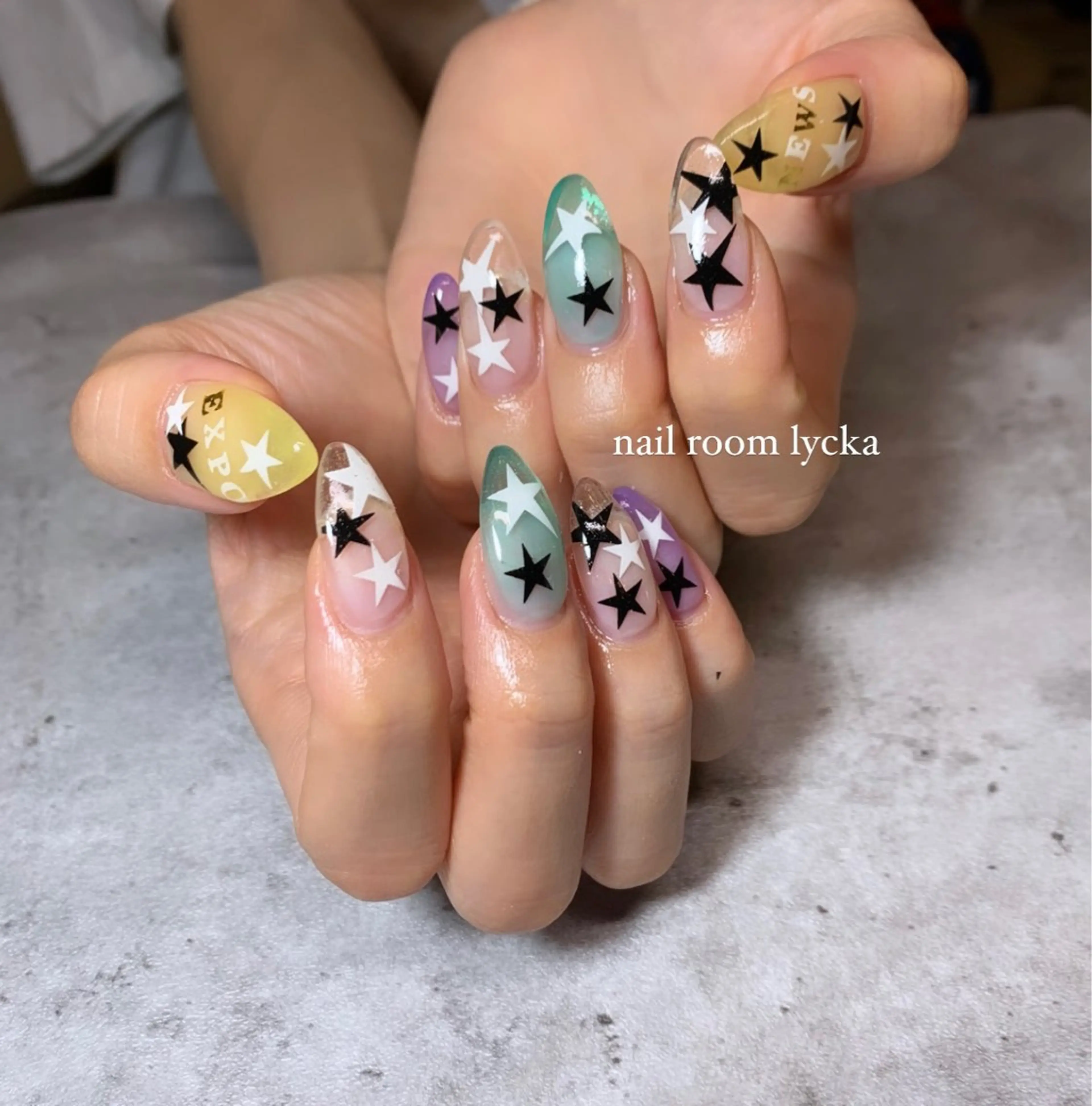 ネイル ﾈｲﾙﾙｰﾑﾘｯｶ 𝐦𝐚𝐲𝐮のネイルデザイン