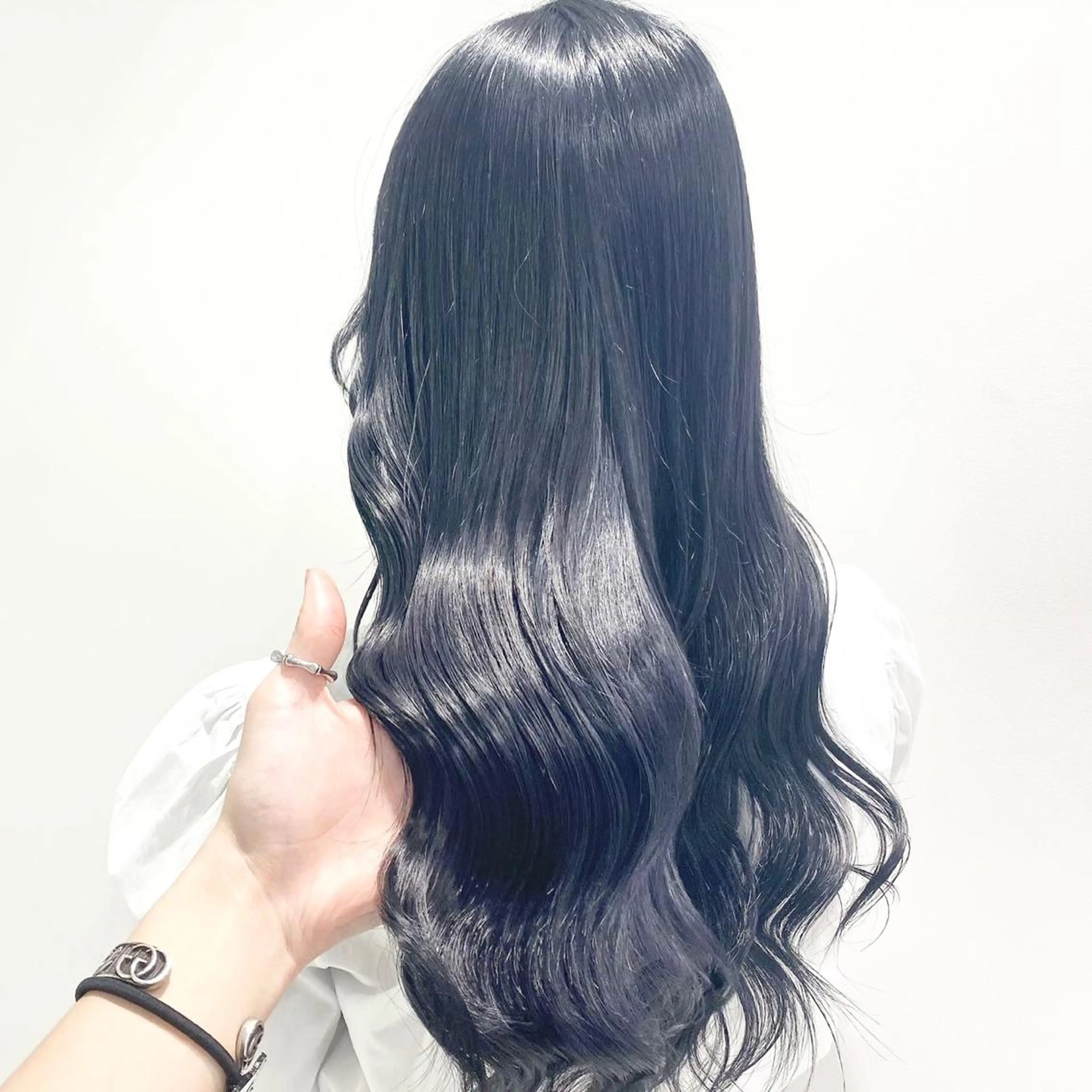 カラー 黒髪 ブルーカラー ブルーブラック カット ヘアカラー ヘアセット 🏷ベージュの天才 赤み消しの方🙋🏻のヘアスタイル