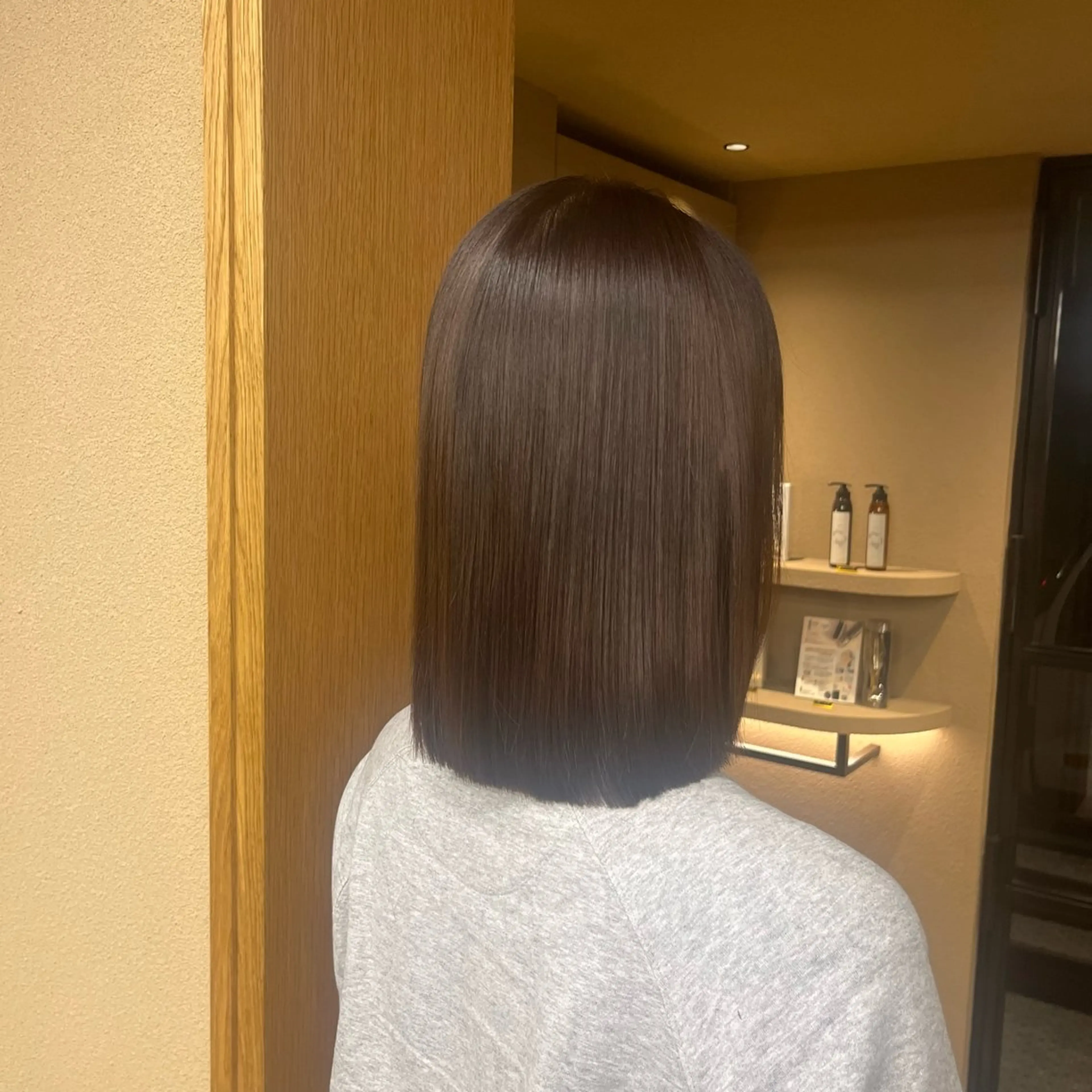 セミロング カット Wカラー🐾 ハルナのヘアスタイル