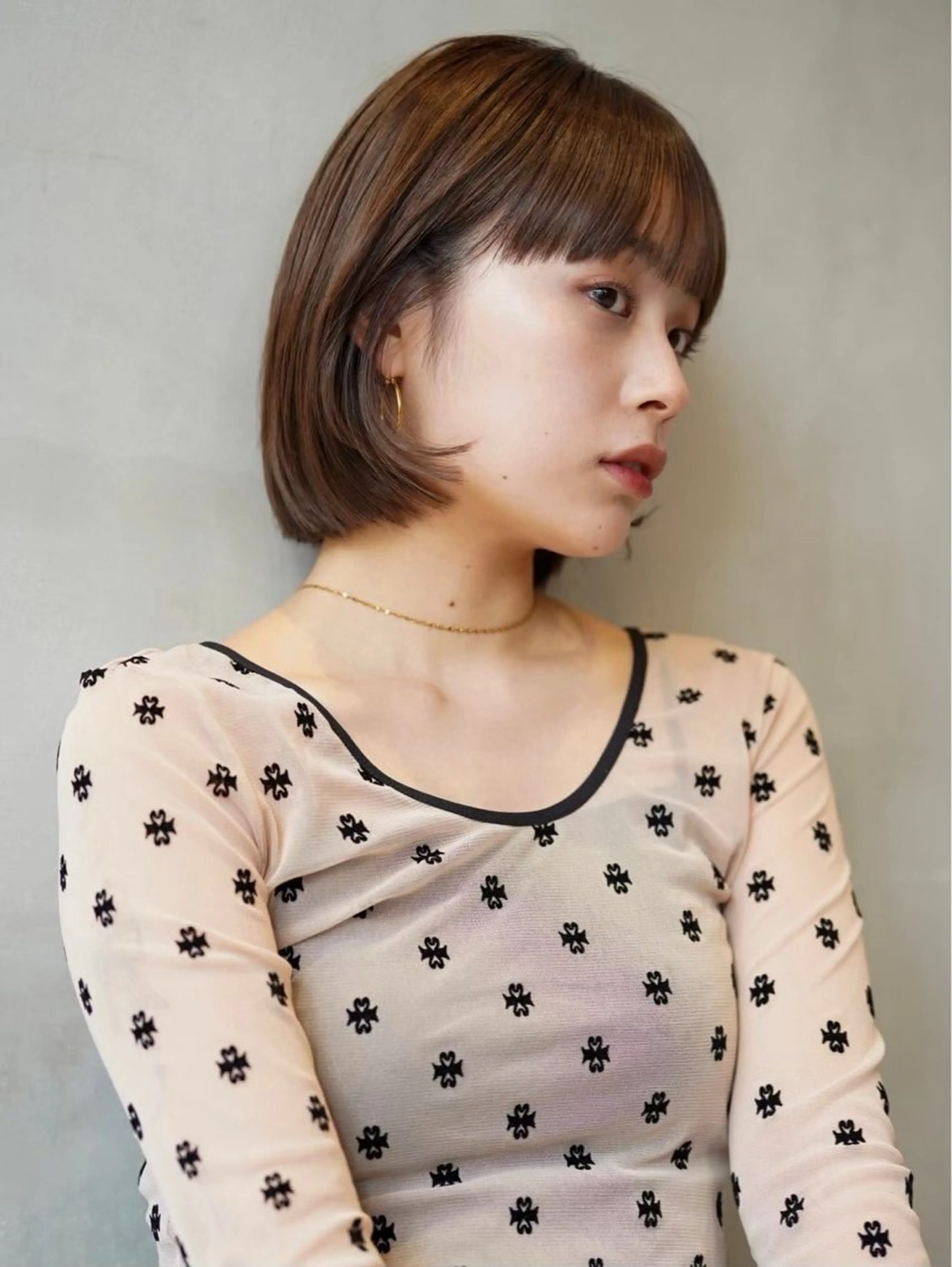 ショート ボブ カット effect横浜所属・切りっぱなしボブ/ 艶カラー/綾莉のヘアスタイル