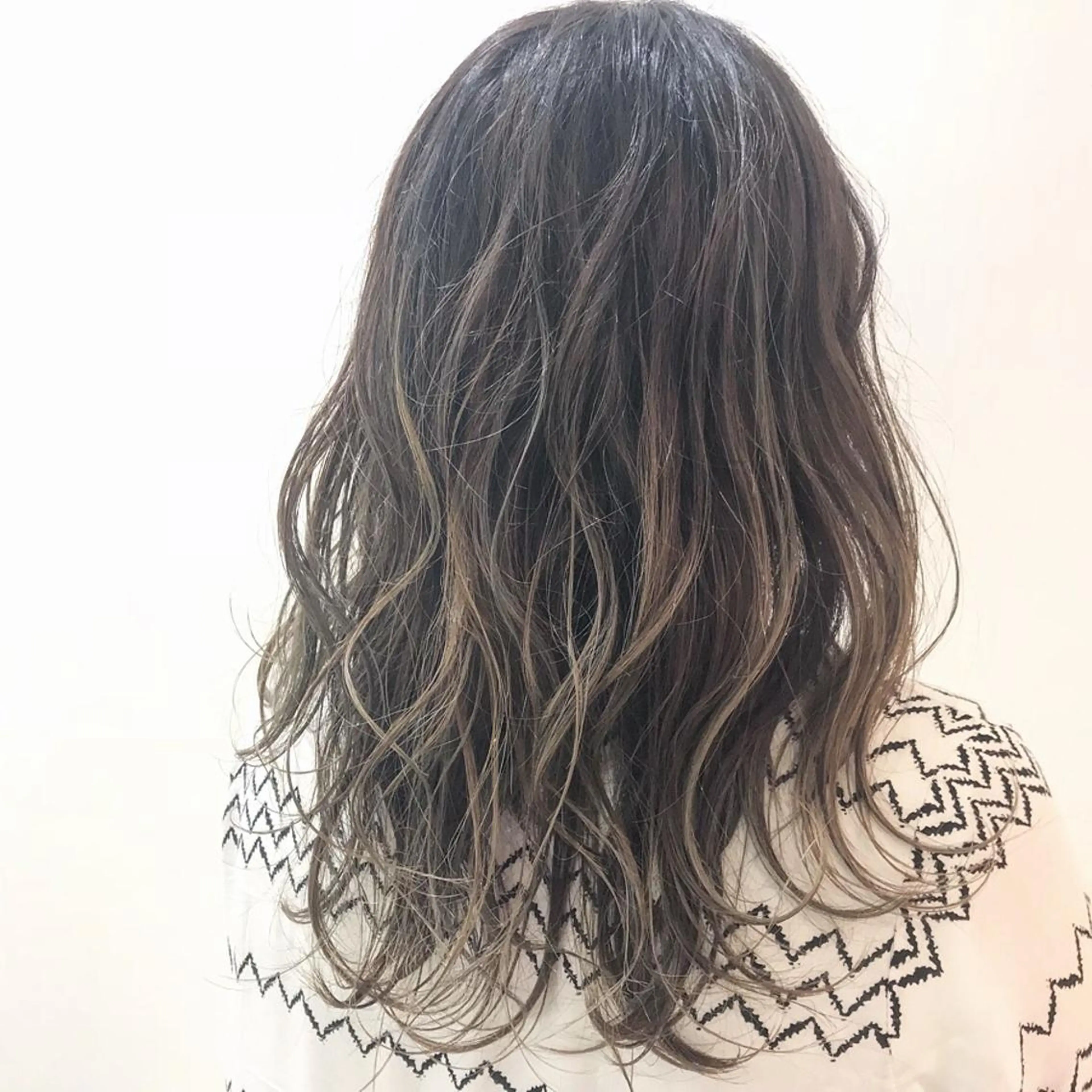 セミロング カラー LATTAN COSITU所属・店長 大方康暉のヘアスタイル