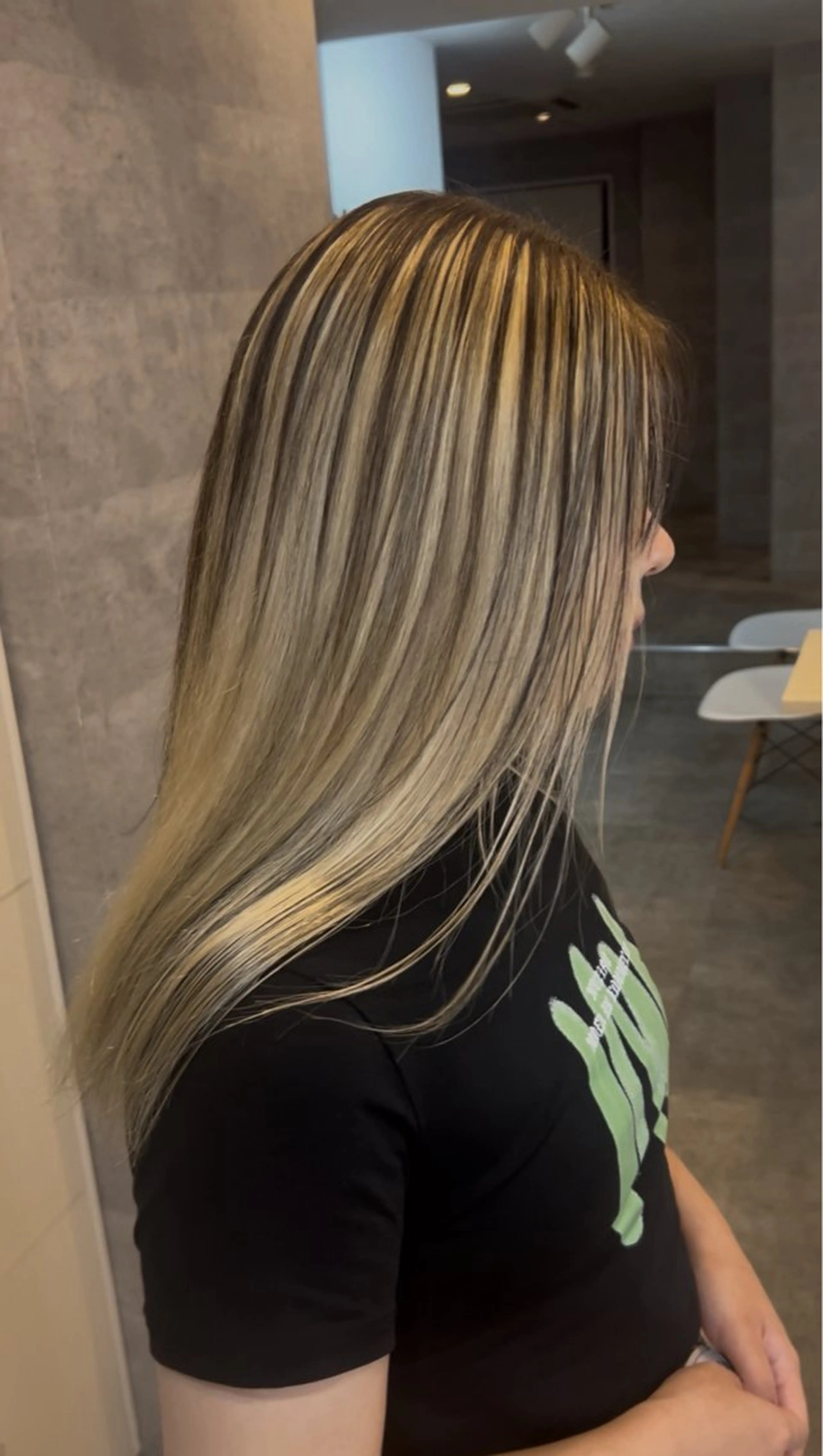 セミロング カラー ヘアカラー トリートメント 💎夏葵 ハイライト /デザイン特化のヘアスタイル