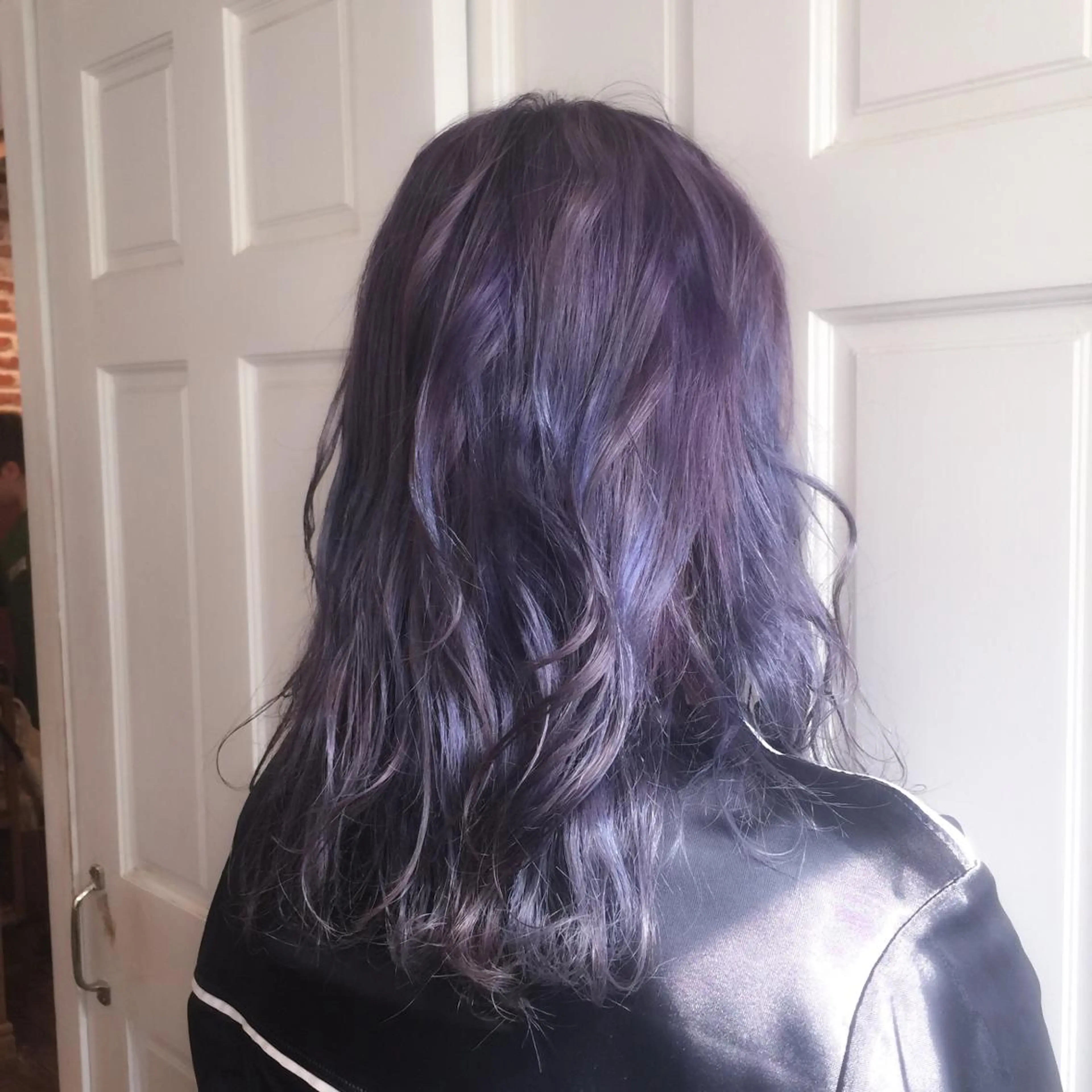 セミロング カラー ブルーカラー ブルーラベンダー ラベンダーカラー ホワイト&レイヤーカ ットエクステ長畠俊輔のヘアスタイル