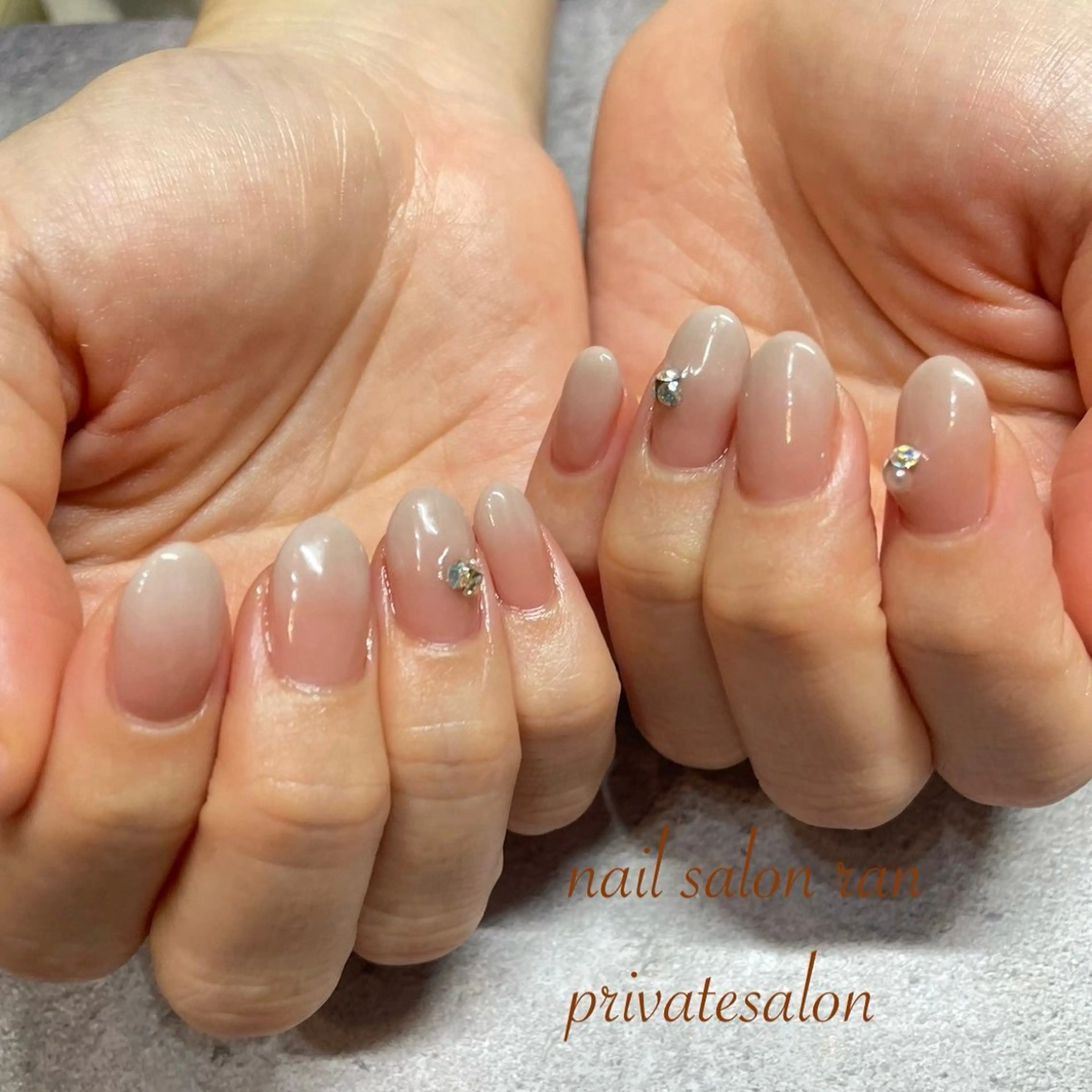 ネイル グラデーション ハンドネイル ハンドケア nailsalon ranのネイルデザイン